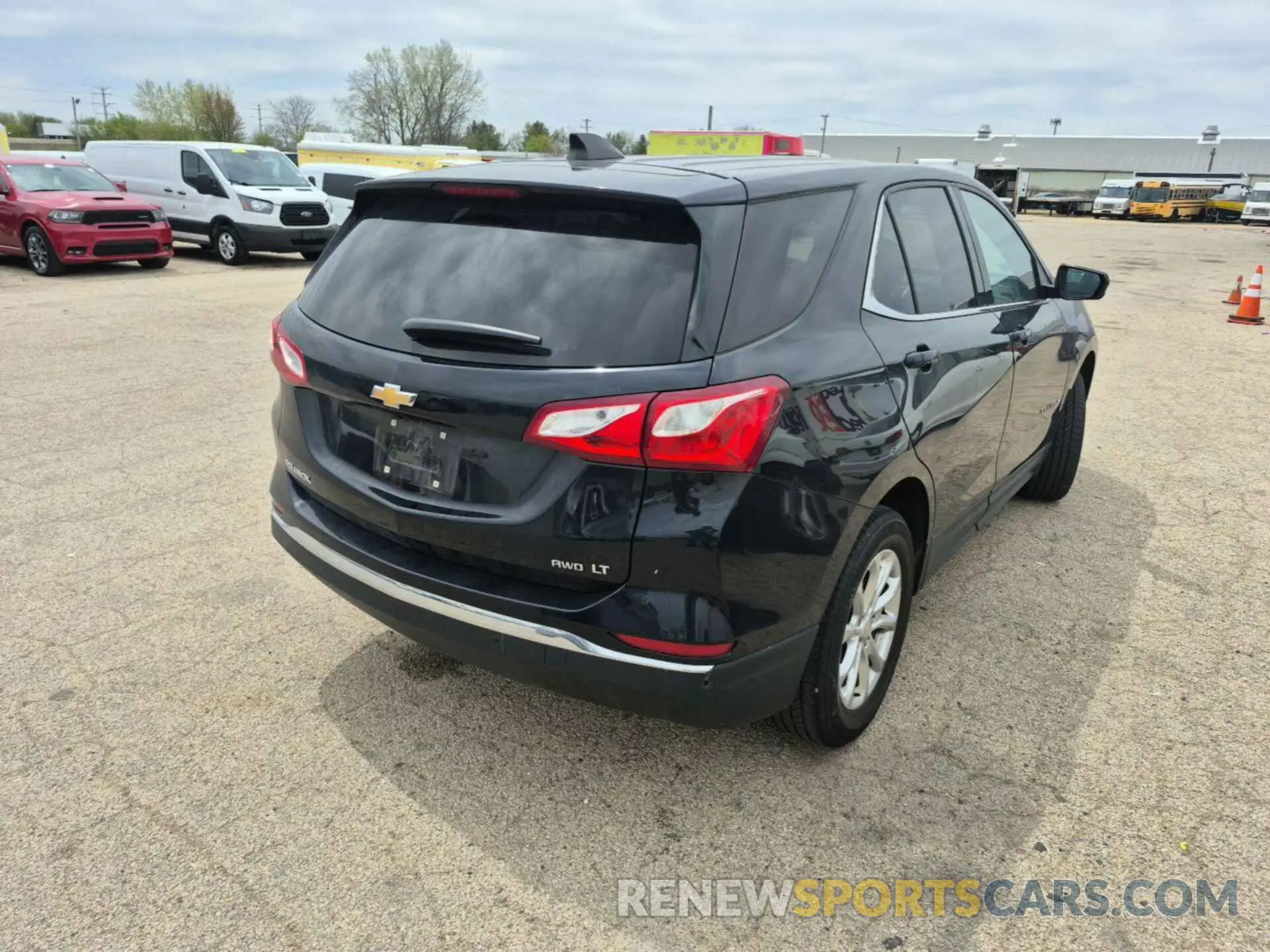 26 Photograph of a damaged car 2GNAXTEV7L6182157 CHEVROLET EQUINOX 2020