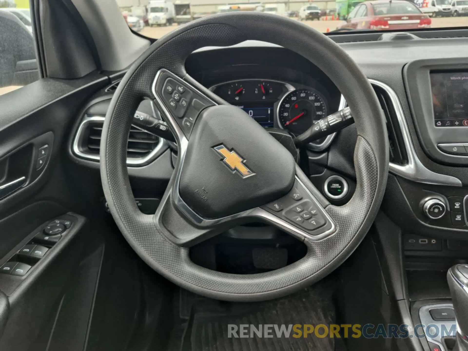 28 Photograph of a damaged car 2GNAXTEV7L6182157 CHEVROLET EQUINOX 2020