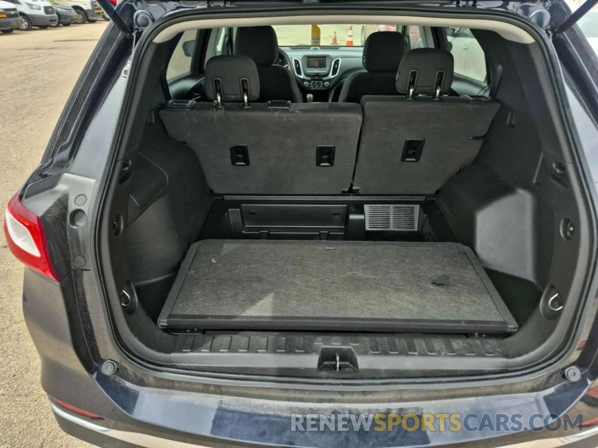 3 Photograph of a damaged car 2GNAXTEV7L6182157 CHEVROLET EQUINOX 2020