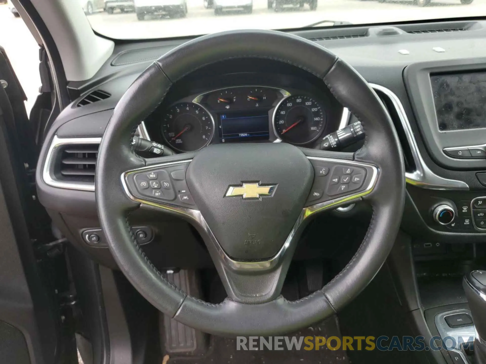 18 Photograph of a damaged car 2GNAXTEV7L6231633 CHEVROLET EQUINOX 2020