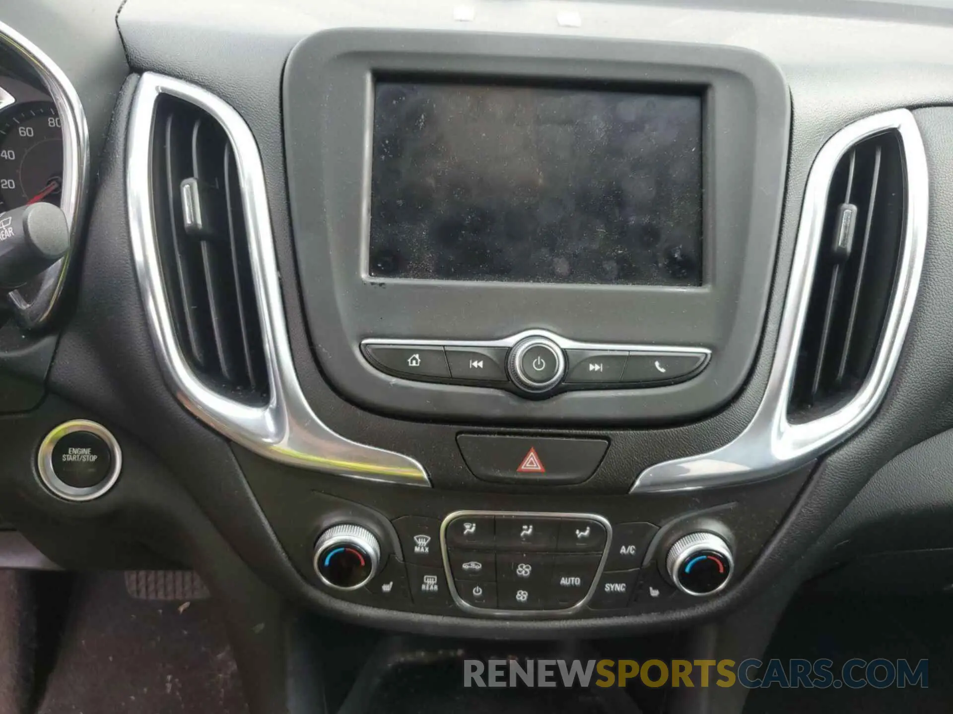 24 Photograph of a damaged car 2GNAXTEV7L6231633 CHEVROLET EQUINOX 2020