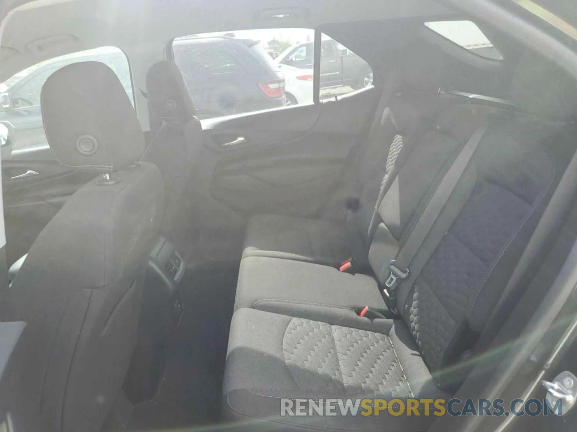 5 Photograph of a damaged car 2GNAXTEV7L6231633 CHEVROLET EQUINOX 2020