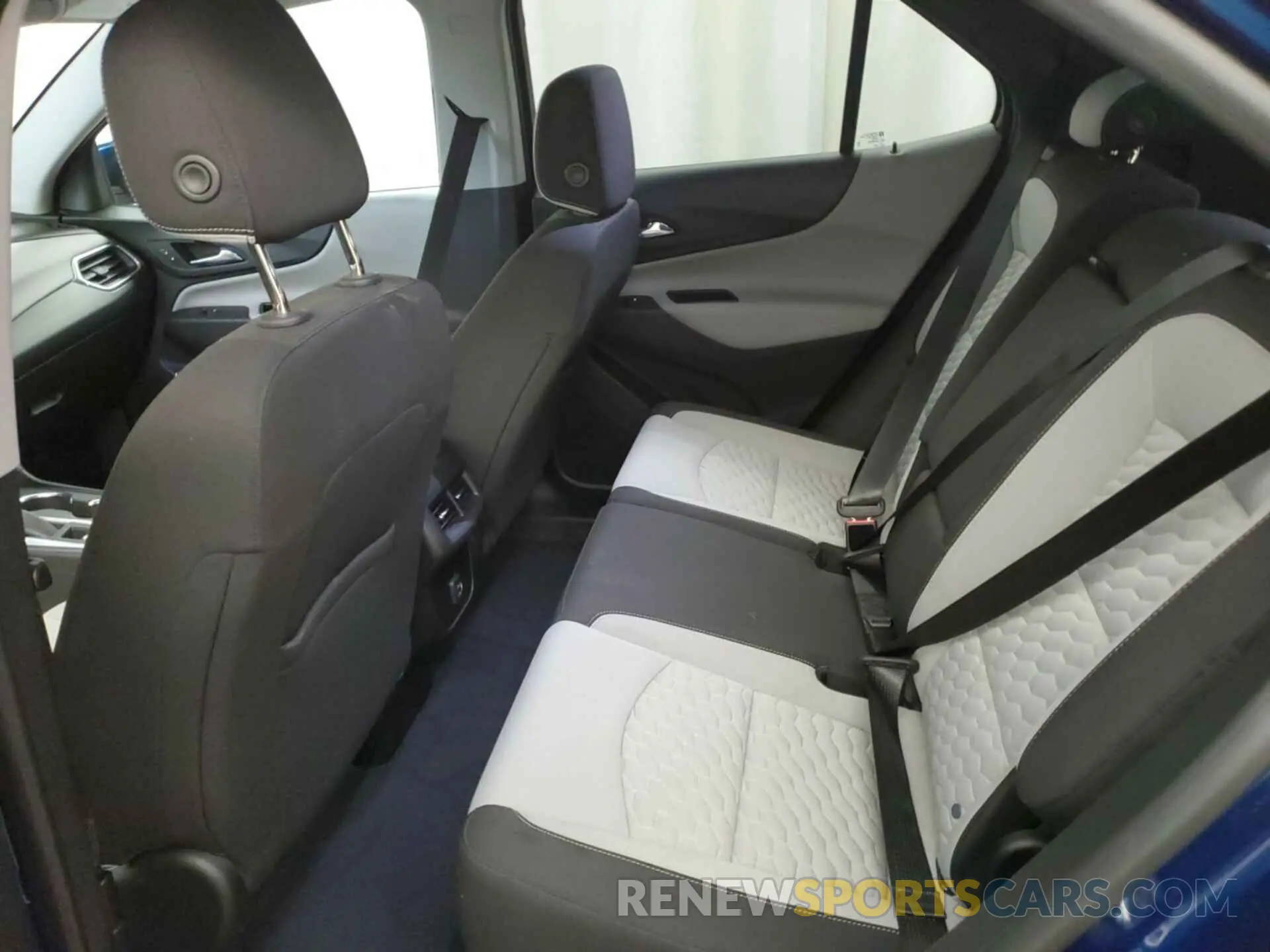20 Photograph of a damaged car 2GNAXTEV7L6232474 CHEVROLET EQUINOX 2020