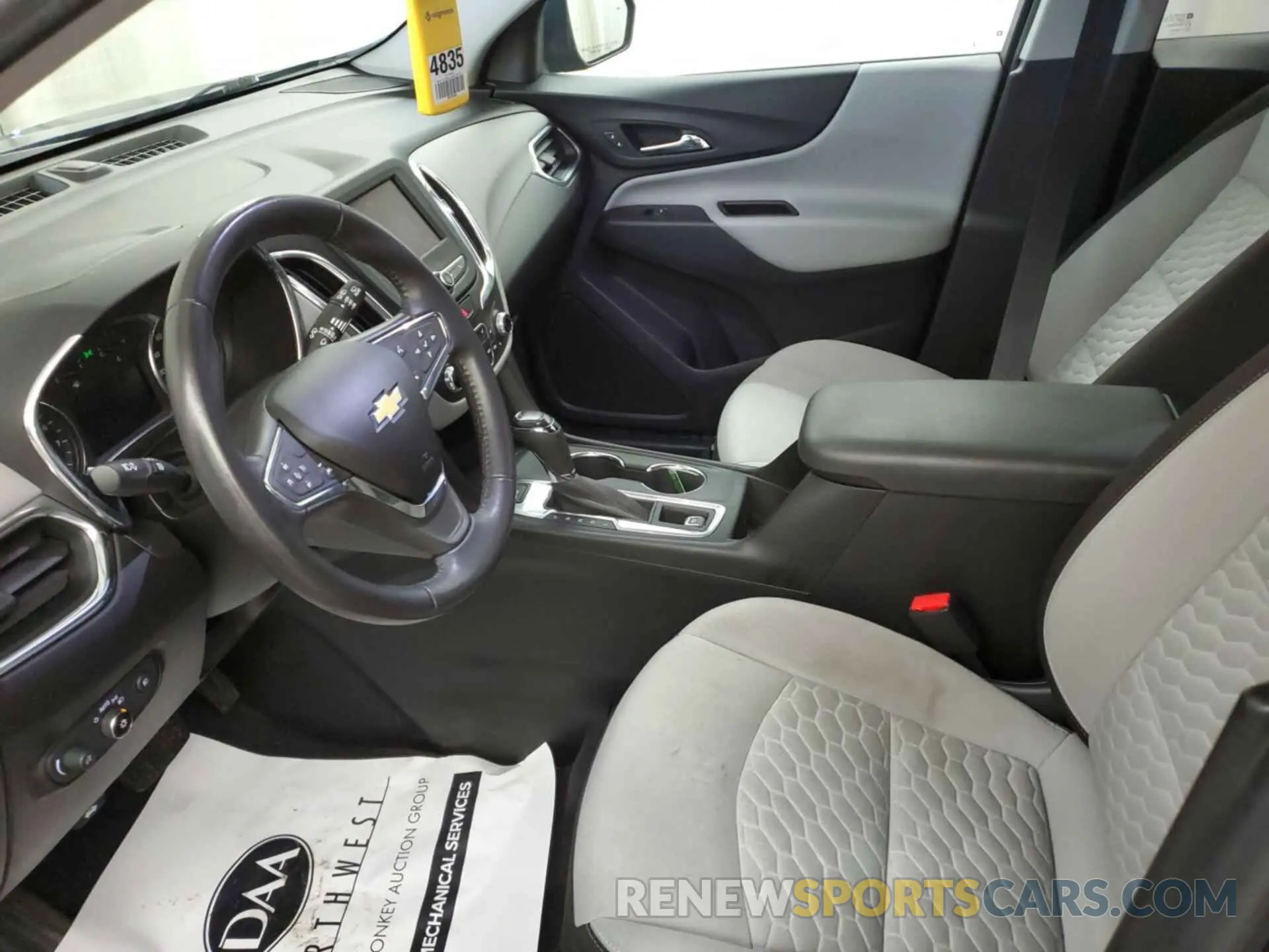 27 Photograph of a damaged car 2GNAXTEV7L6232474 CHEVROLET EQUINOX 2020