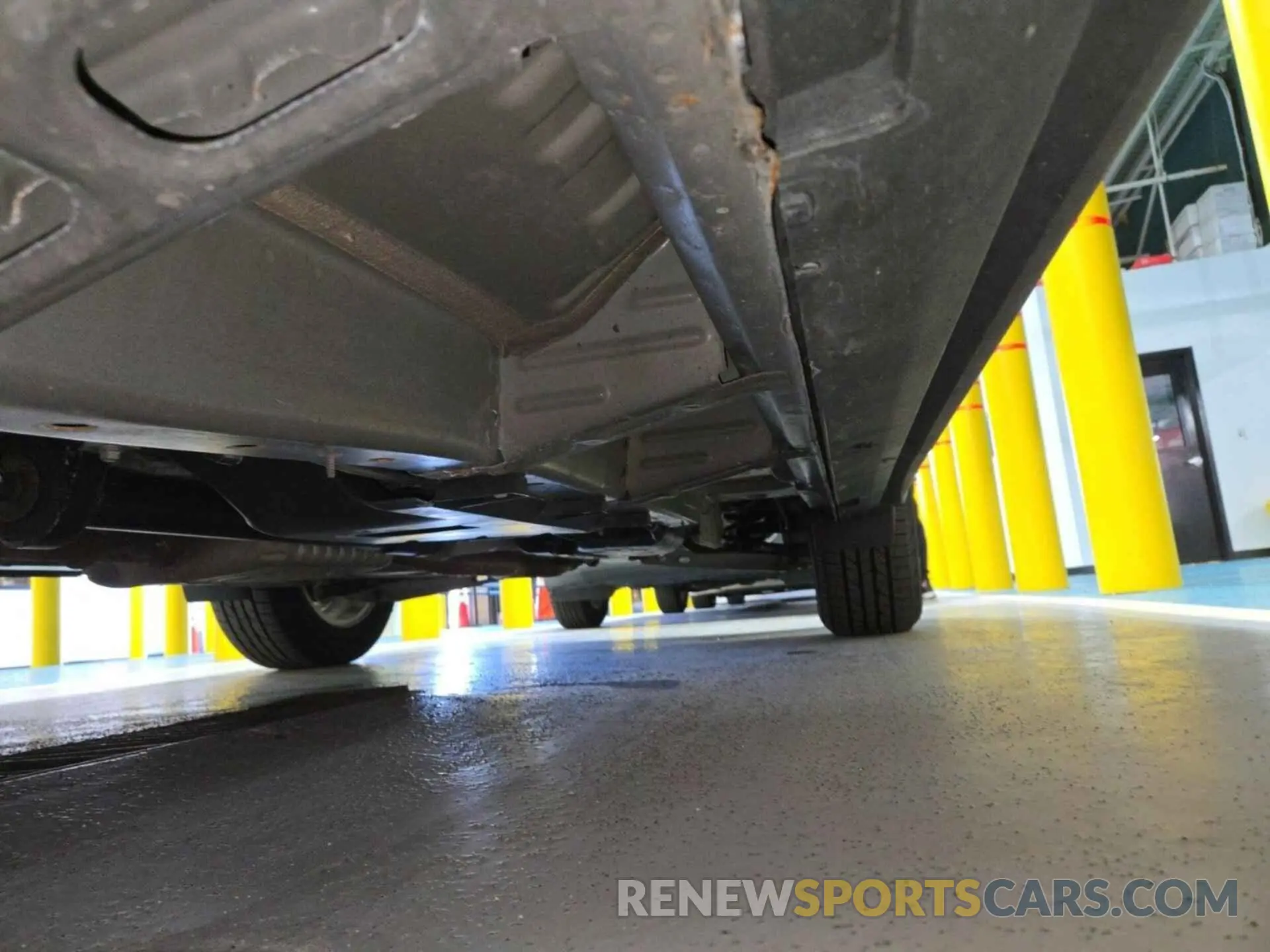 27 Photograph of a damaged car 2GNAXTEV7L6235732 CHEVROLET EQUINOX 2020