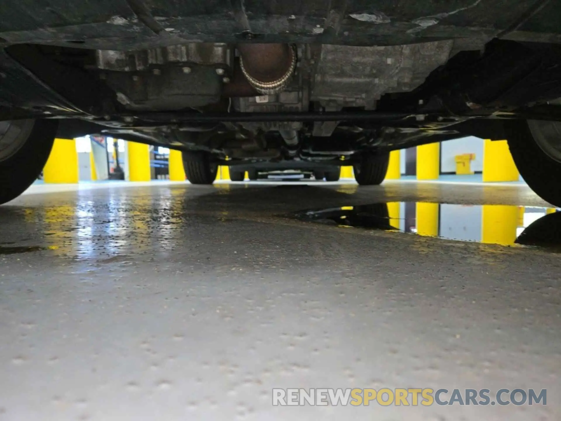 4 Photograph of a damaged car 2GNAXTEV7L6235732 CHEVROLET EQUINOX 2020