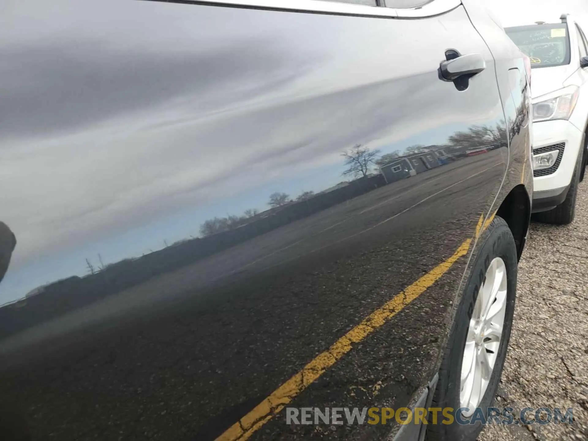 27 Photograph of a damaged car 2GNAXTEV7L6236069 CHEVROLET EQUINOX 2020