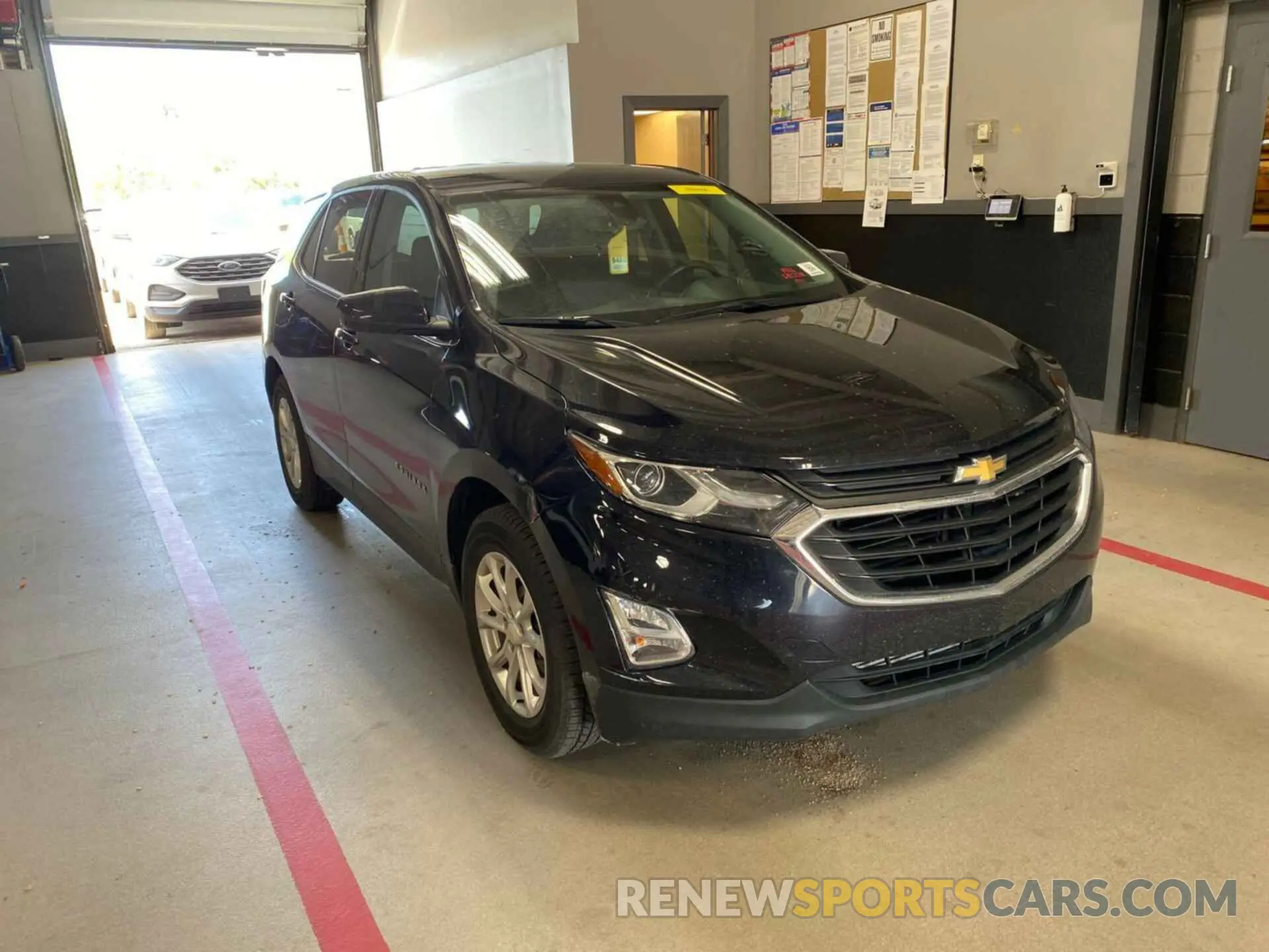 8 Photograph of a damaged car 2GNAXTEV7L6245225 CHEVROLET EQUINOX 2020