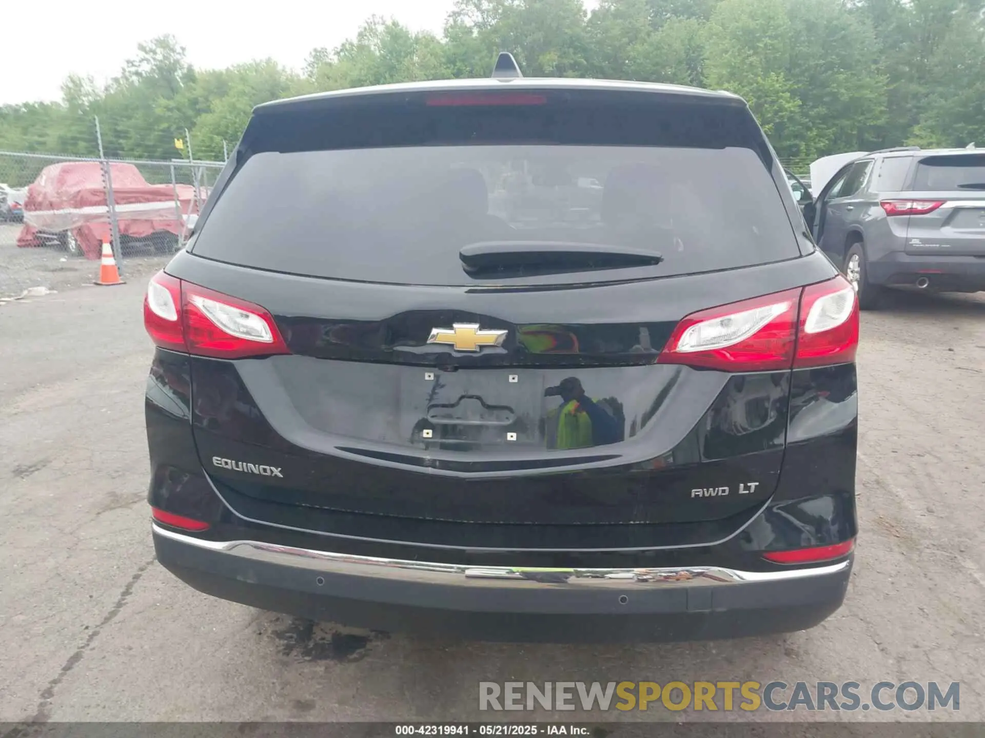 16 Photograph of a damaged car 2GNAXTEV7L6249419 CHEVROLET EQUINOX 2020