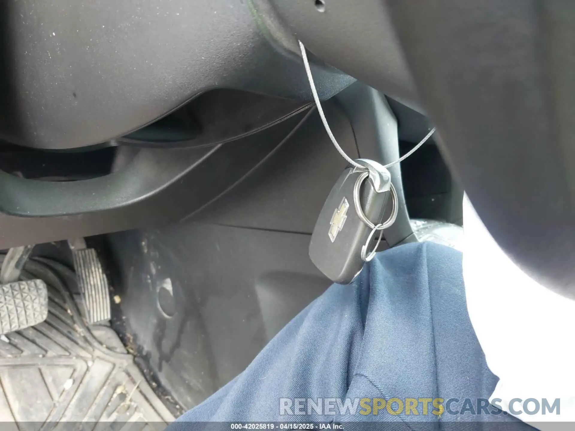 11 Photograph of a damaged car 2GNAXTEV8L6113123 CHEVROLET EQUINOX 2020