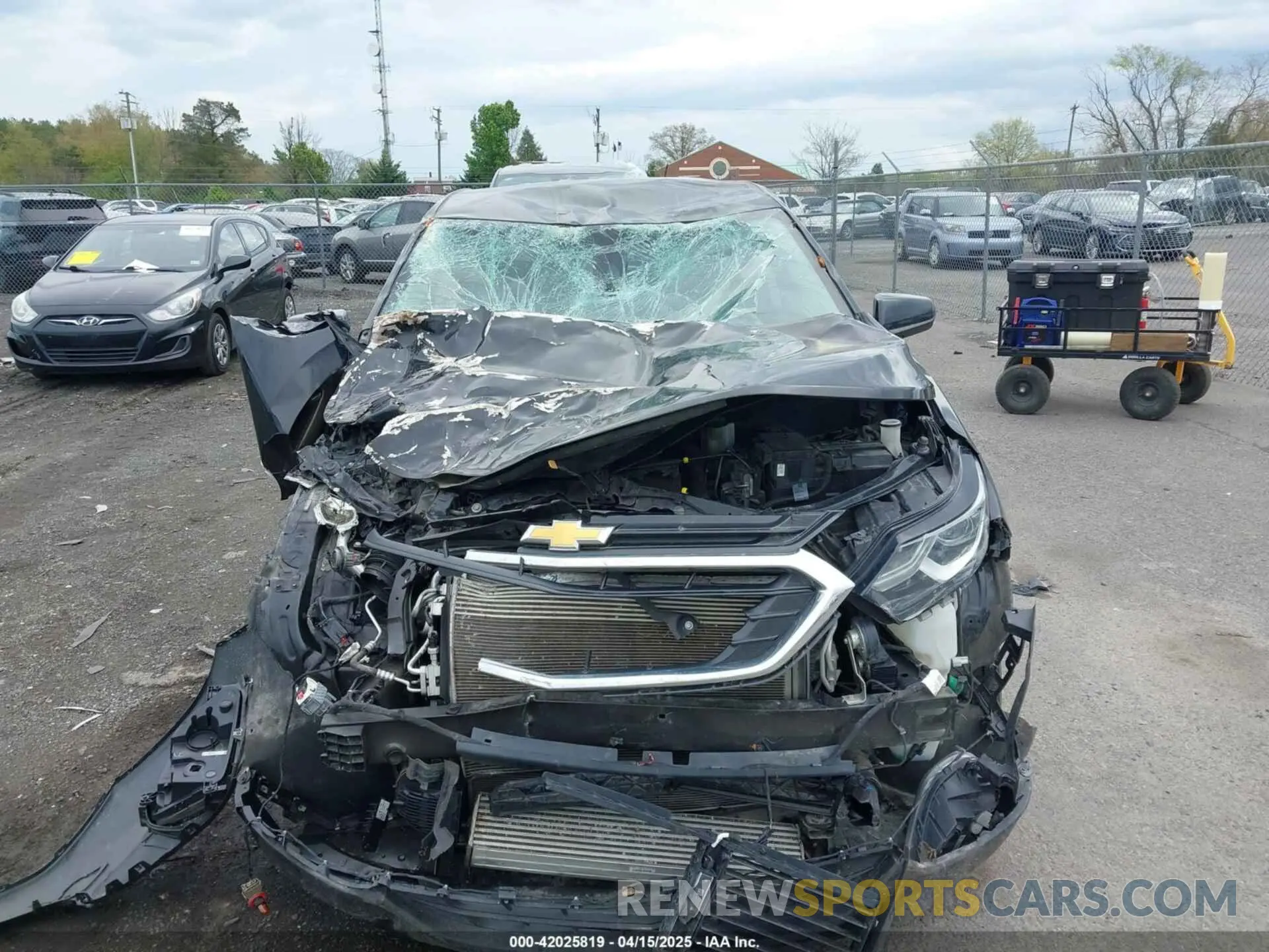 12 Photograph of a damaged car 2GNAXTEV8L6113123 CHEVROLET EQUINOX 2020