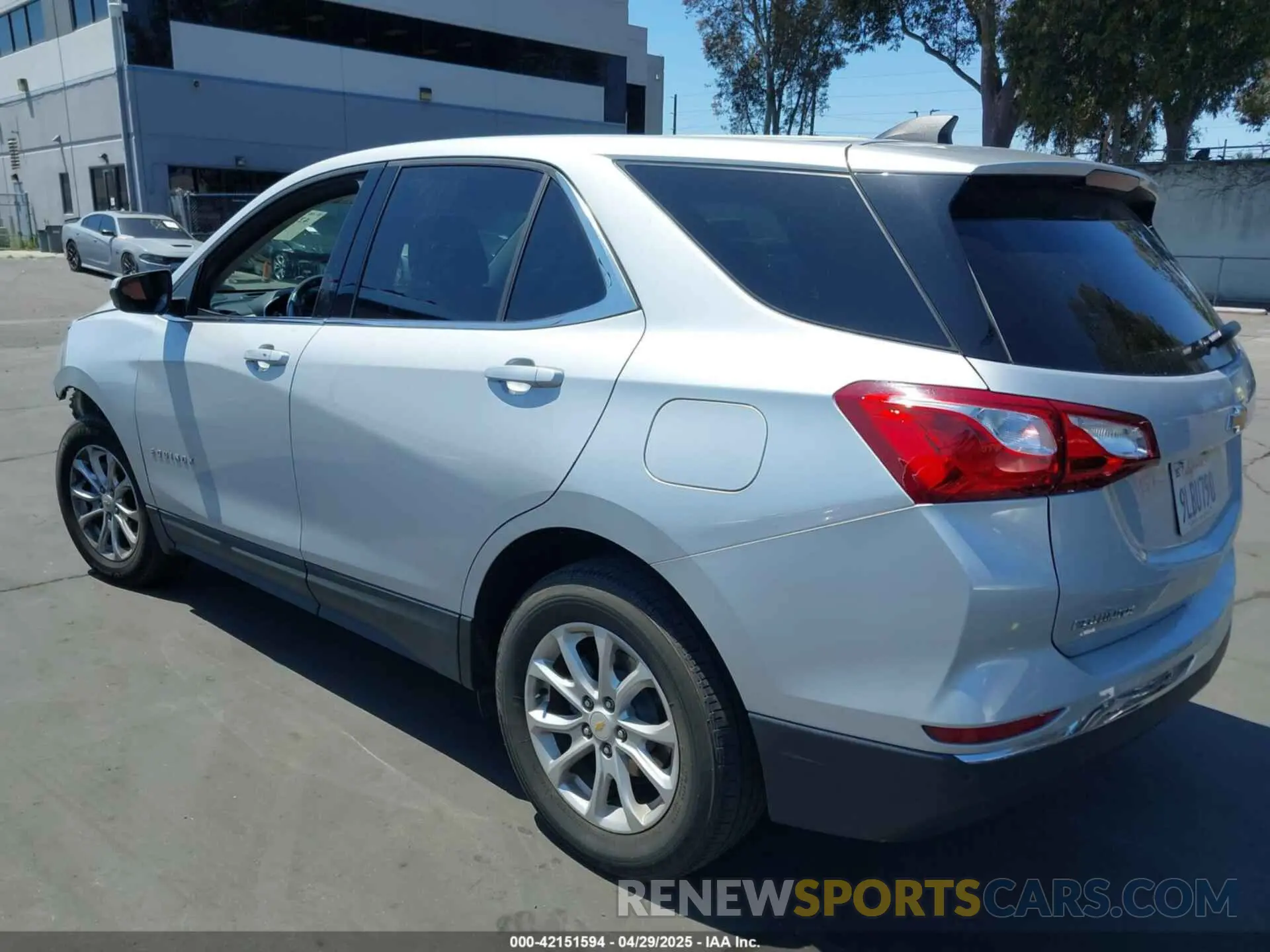 3 Photograph of a damaged car 2GNAXTEV8L6175198 CHEVROLET EQUINOX 2020