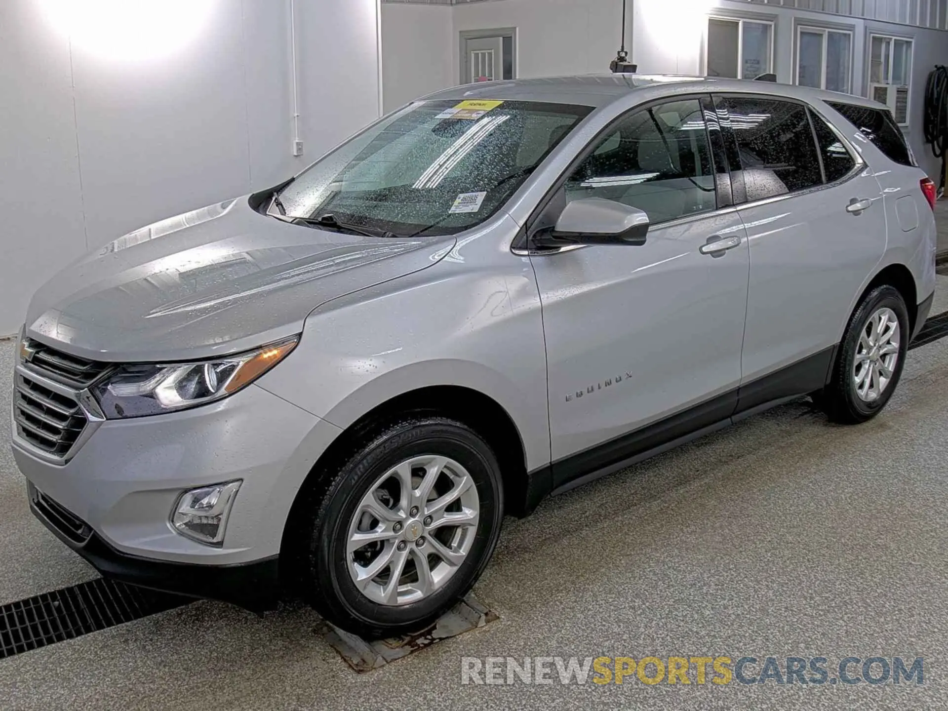 16 Photograph of a damaged car 2GNAXTEV8L6191188 CHEVROLET EQUINOX 2020