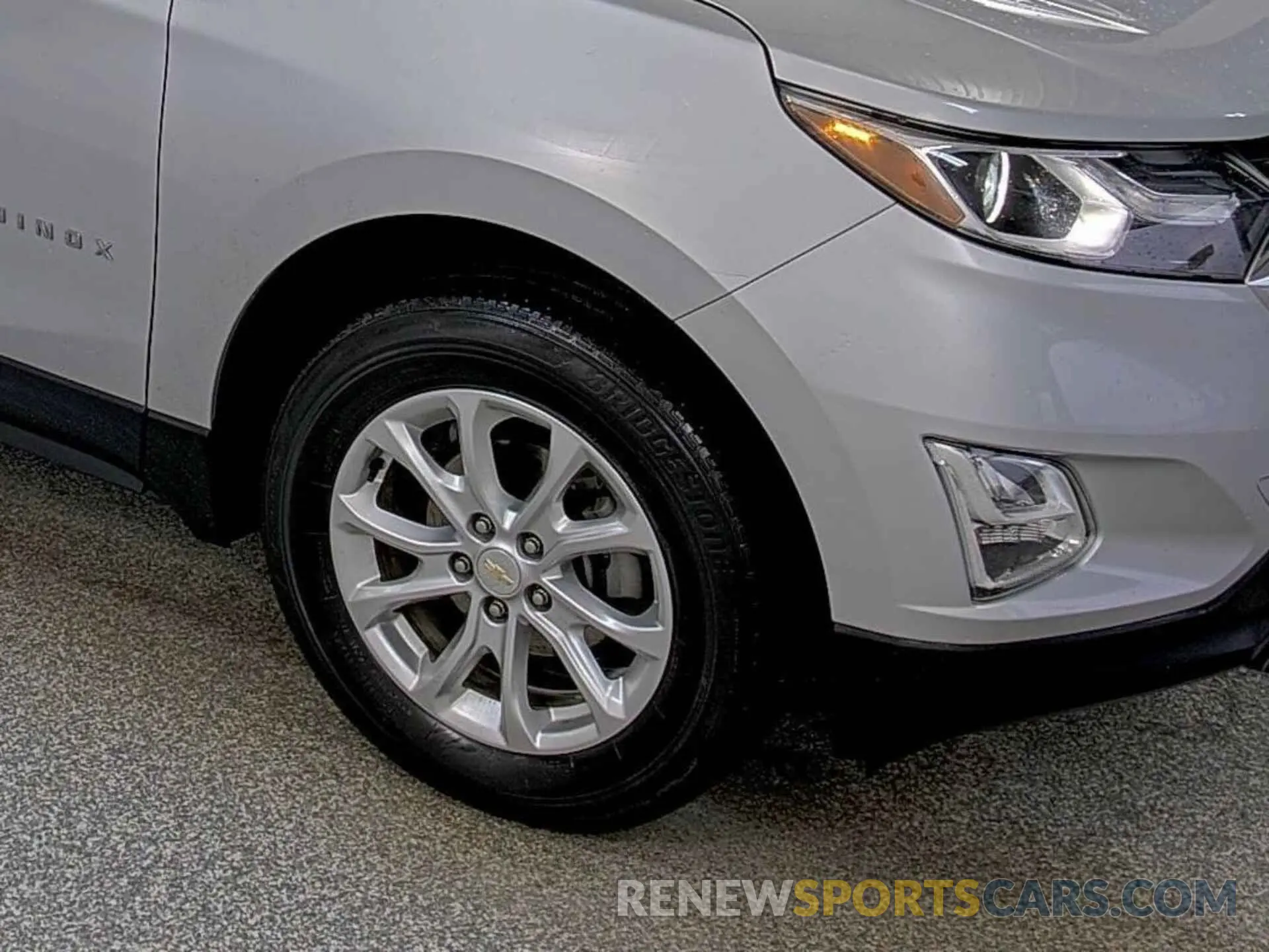 27 Photograph of a damaged car 2GNAXTEV8L6191188 CHEVROLET EQUINOX 2020