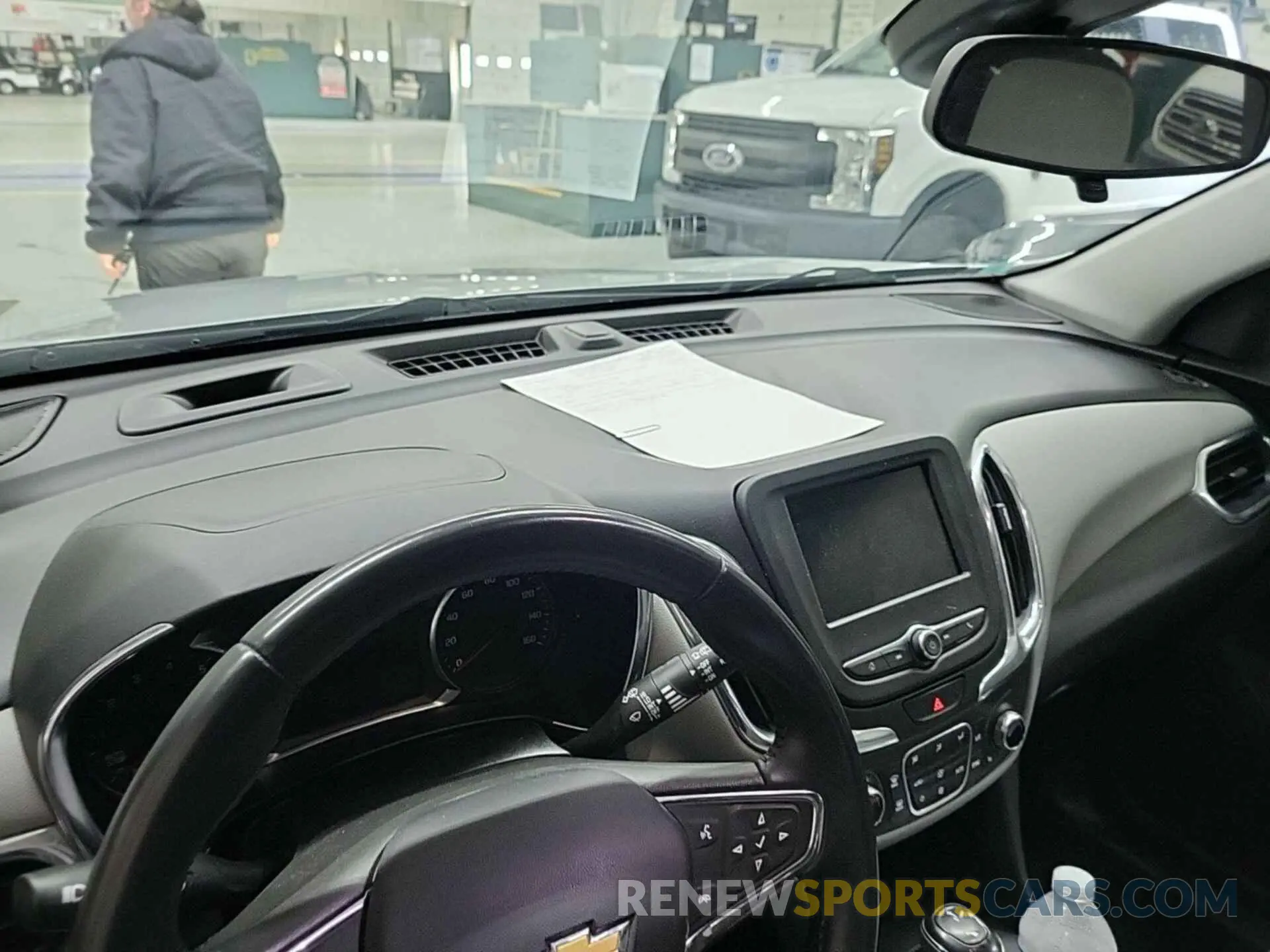 5 Photograph of a damaged car 2GNAXTEV8L6191188 CHEVROLET EQUINOX 2020