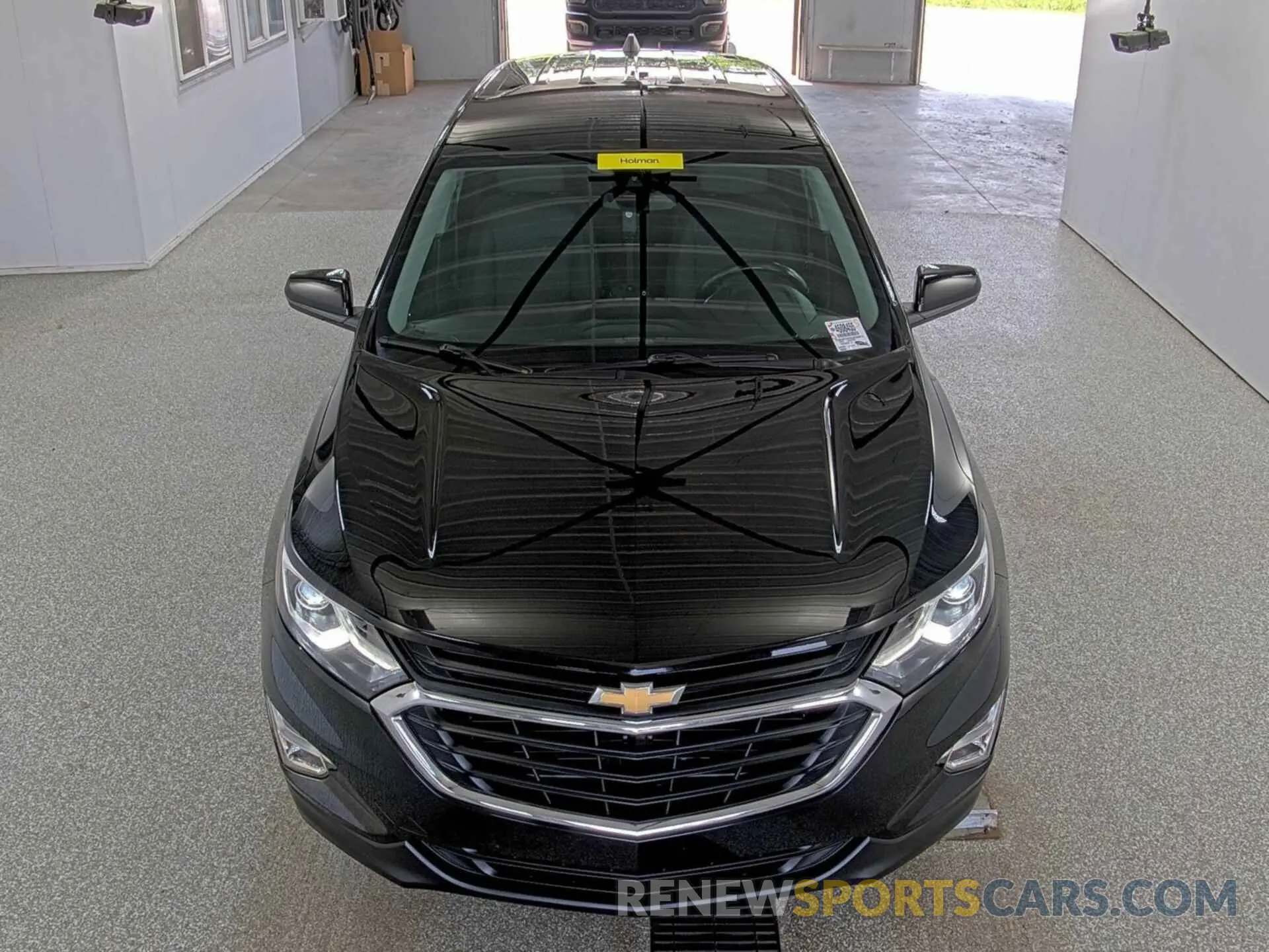 17 Photograph of a damaged car 2GNAXTEV8L6230815 CHEVROLET EQUINOX 2020