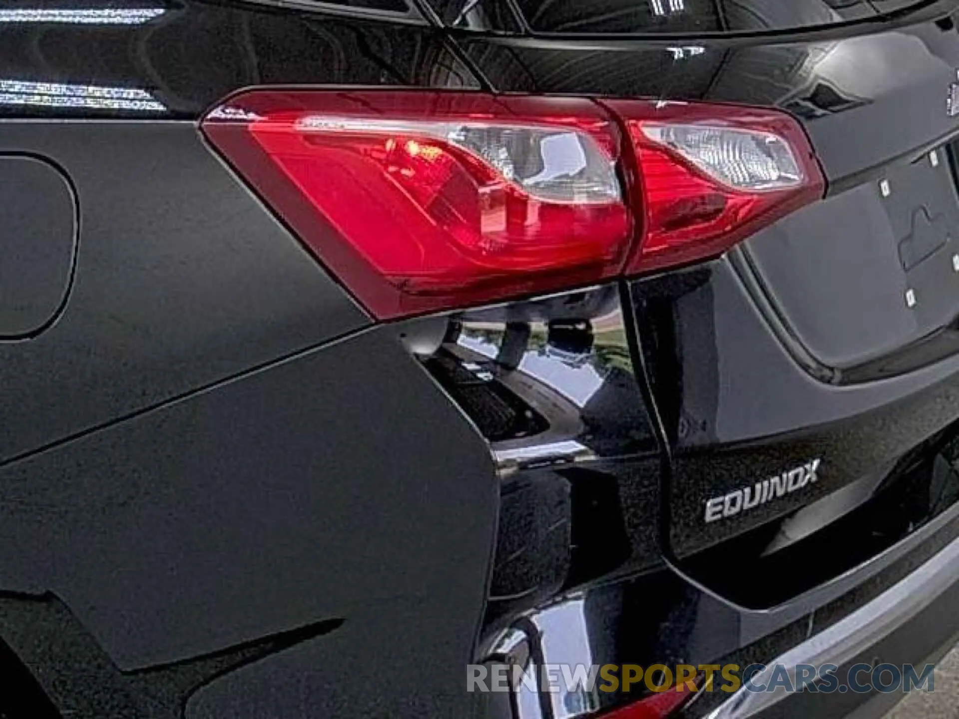 19 Photograph of a damaged car 2GNAXTEV8L6230815 CHEVROLET EQUINOX 2020