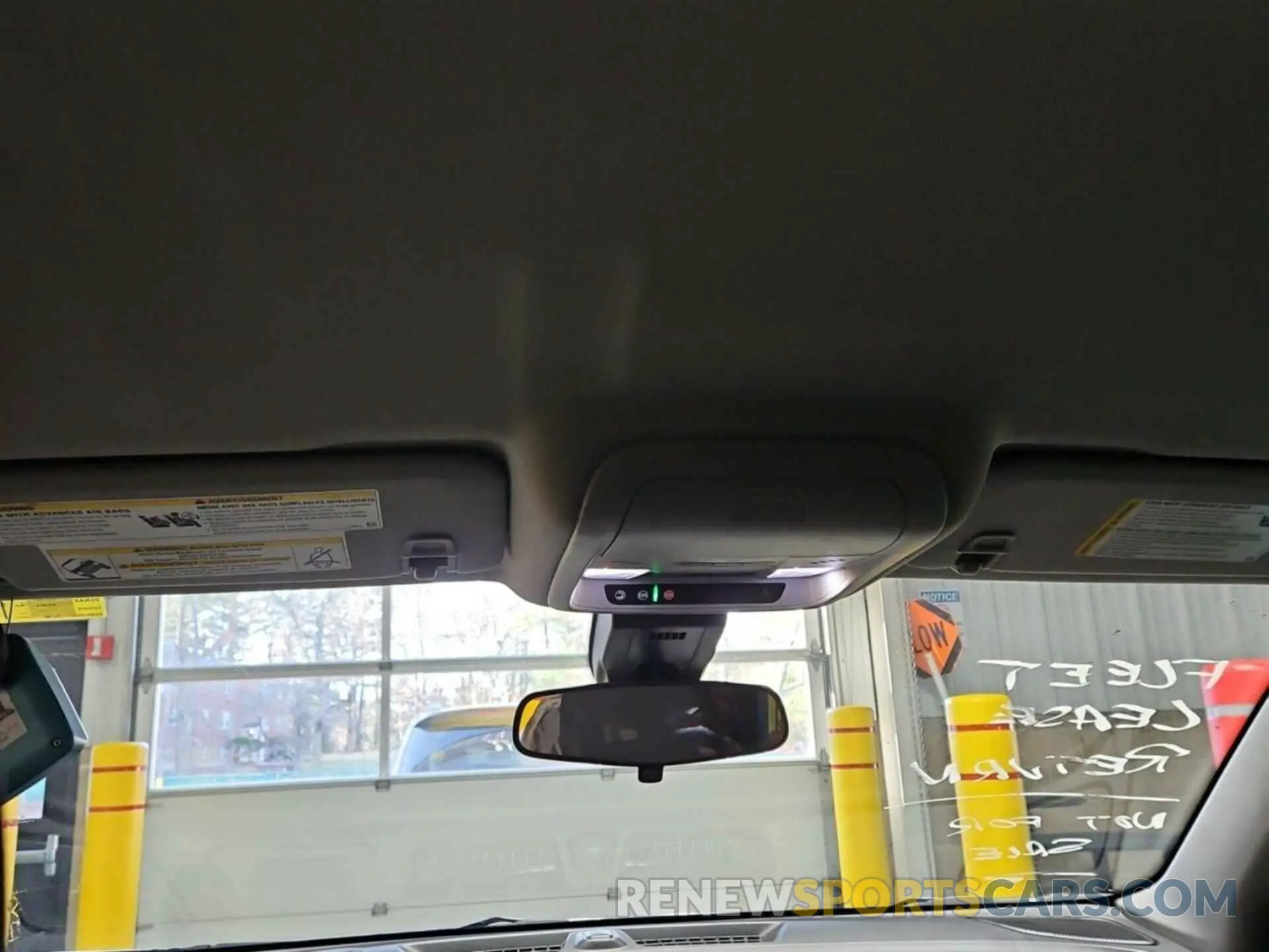 27 Photograph of a damaged car 2GNAXTEV8L6231771 CHEVROLET EQUINOX 2020