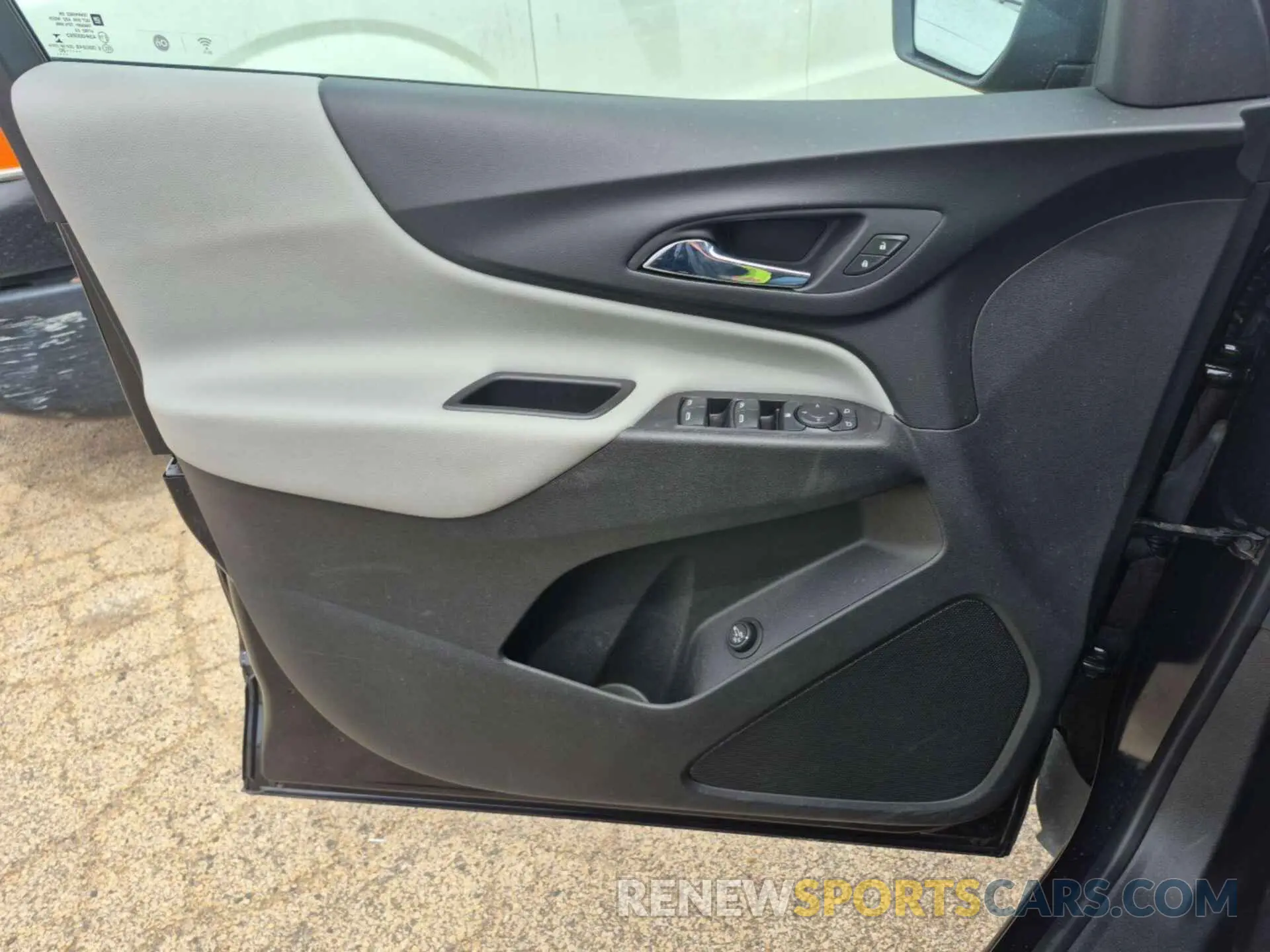 13 Photograph of a damaged car 2GNAXTEV8L6233231 CHEVROLET EQUINOX 2020