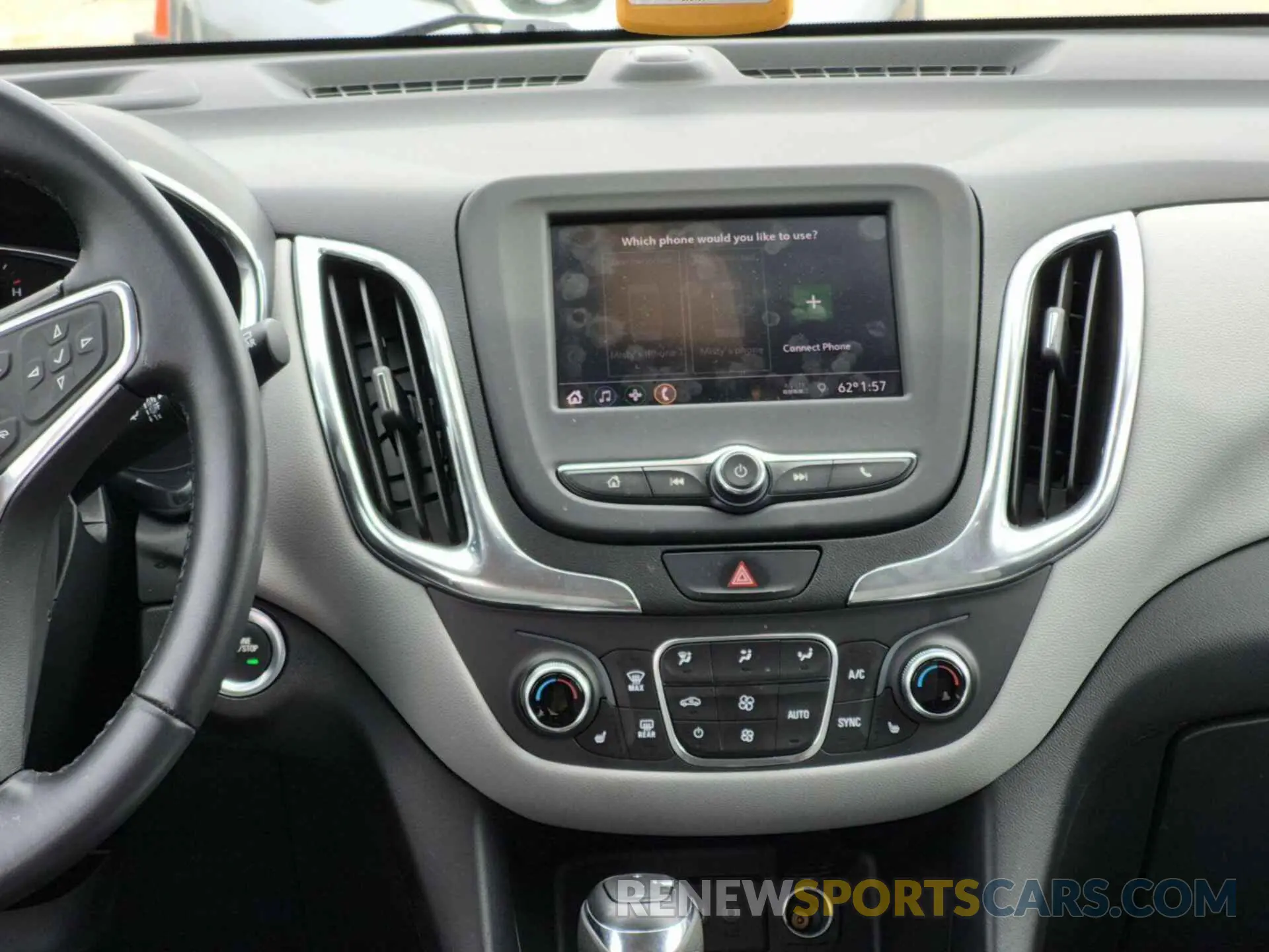 17 Photograph of a damaged car 2GNAXTEV8L6233231 CHEVROLET EQUINOX 2020