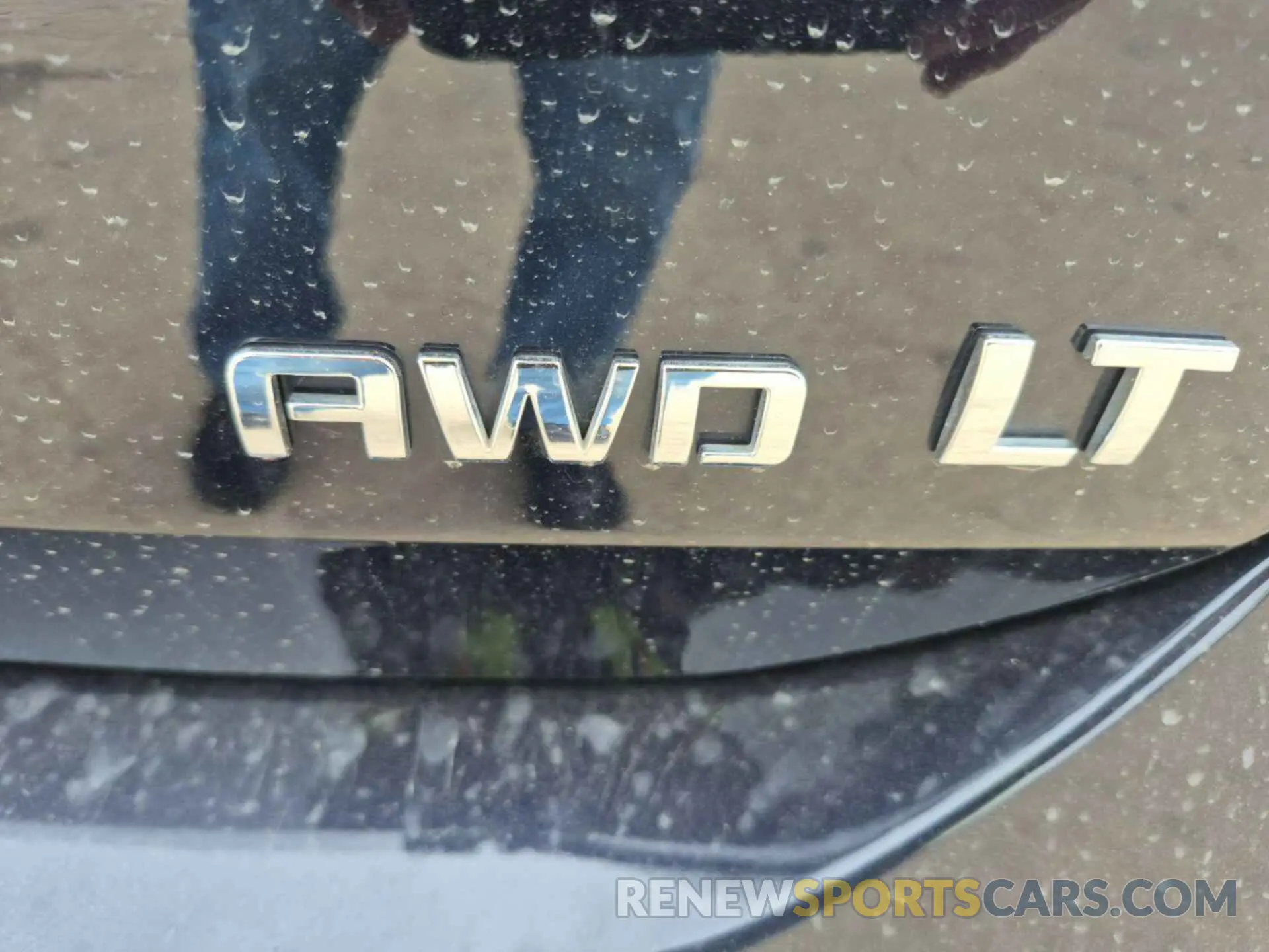 18 Photograph of a damaged car 2GNAXTEV8L6233231 CHEVROLET EQUINOX 2020