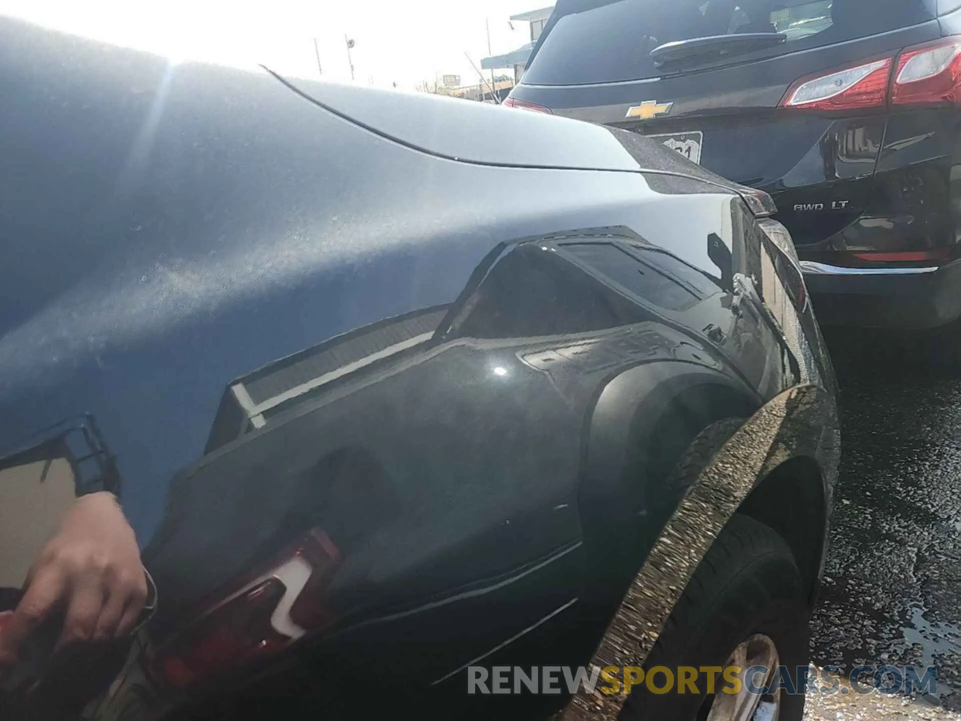 25 Photograph of a damaged car 2GNAXTEV8L6233326 CHEVROLET EQUINOX 2020