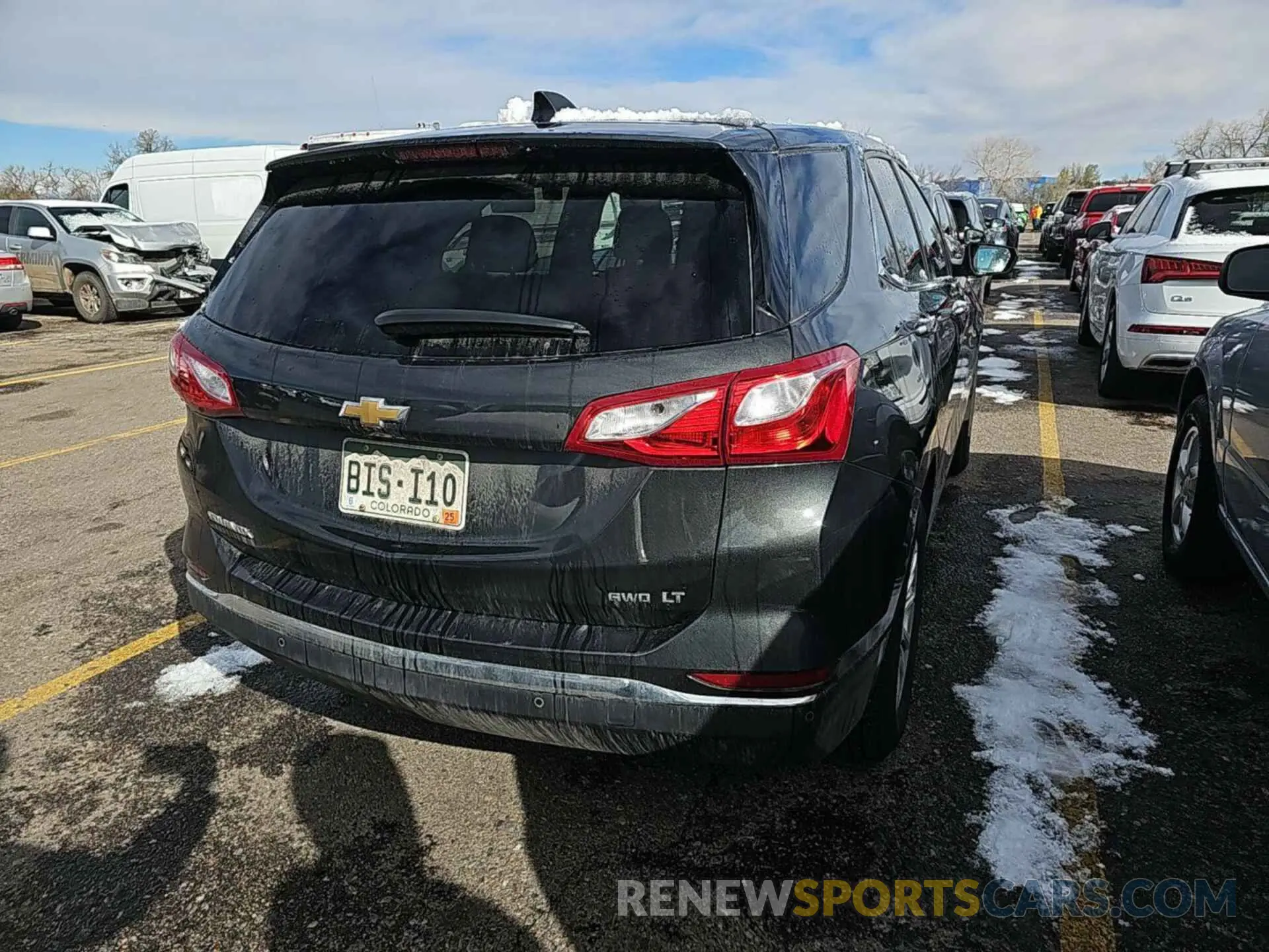 8 Photograph of a damaged car 2GNAXTEV8L6233326 CHEVROLET EQUINOX 2020