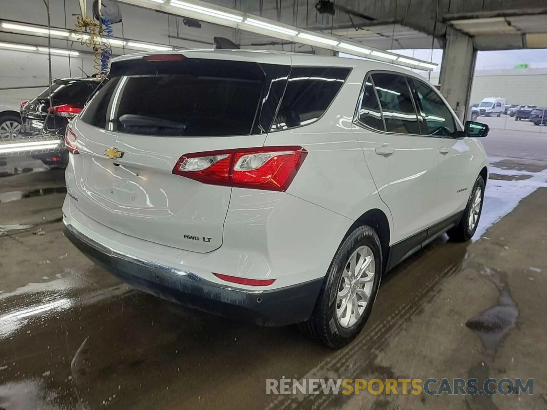 14 Photograph of a damaged car 2GNAXTEV8L6235917 CHEVROLET EQUINOX 2020
