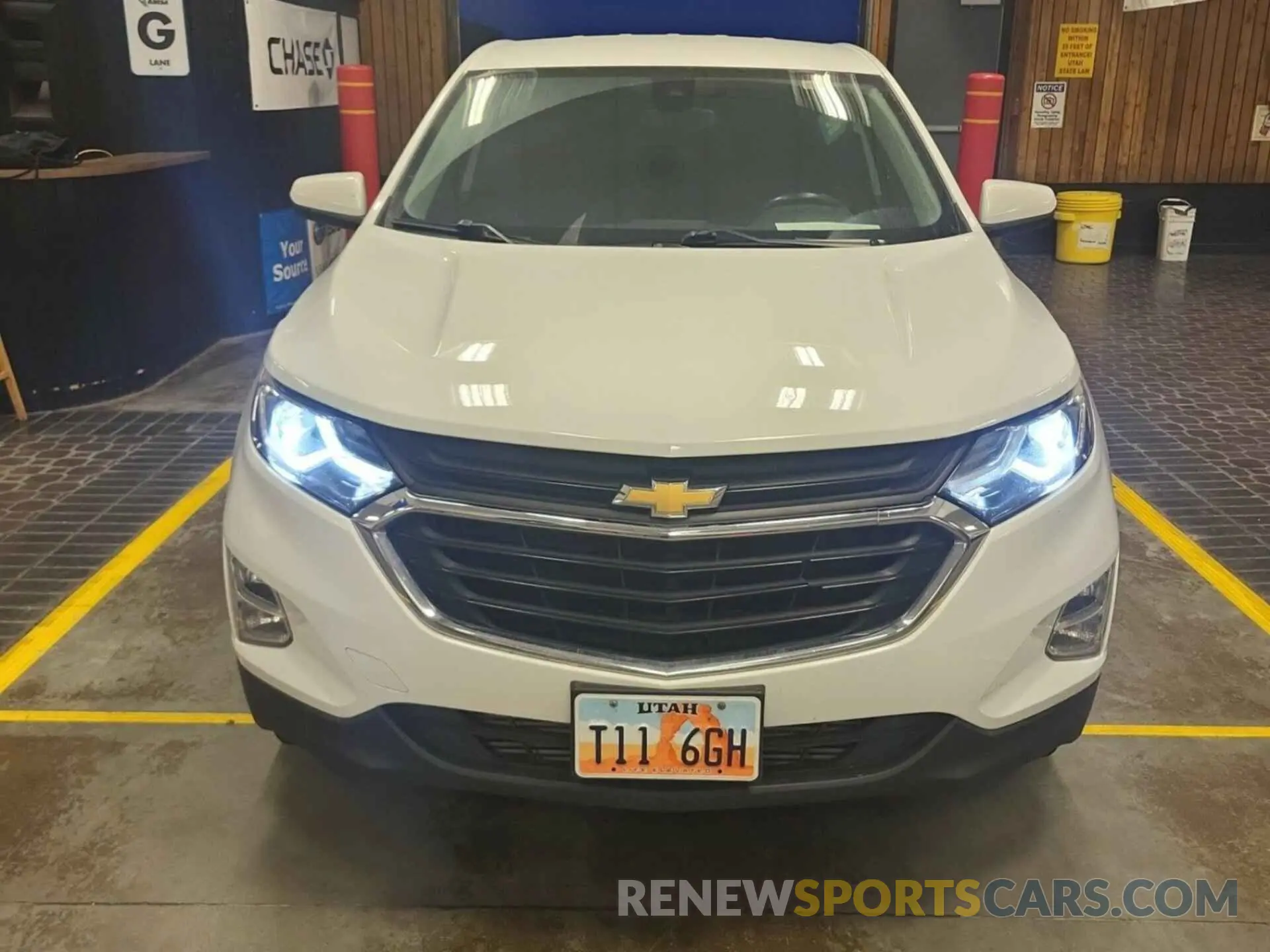 22 Photograph of a damaged car 2GNAXTEV8L6235917 CHEVROLET EQUINOX 2020