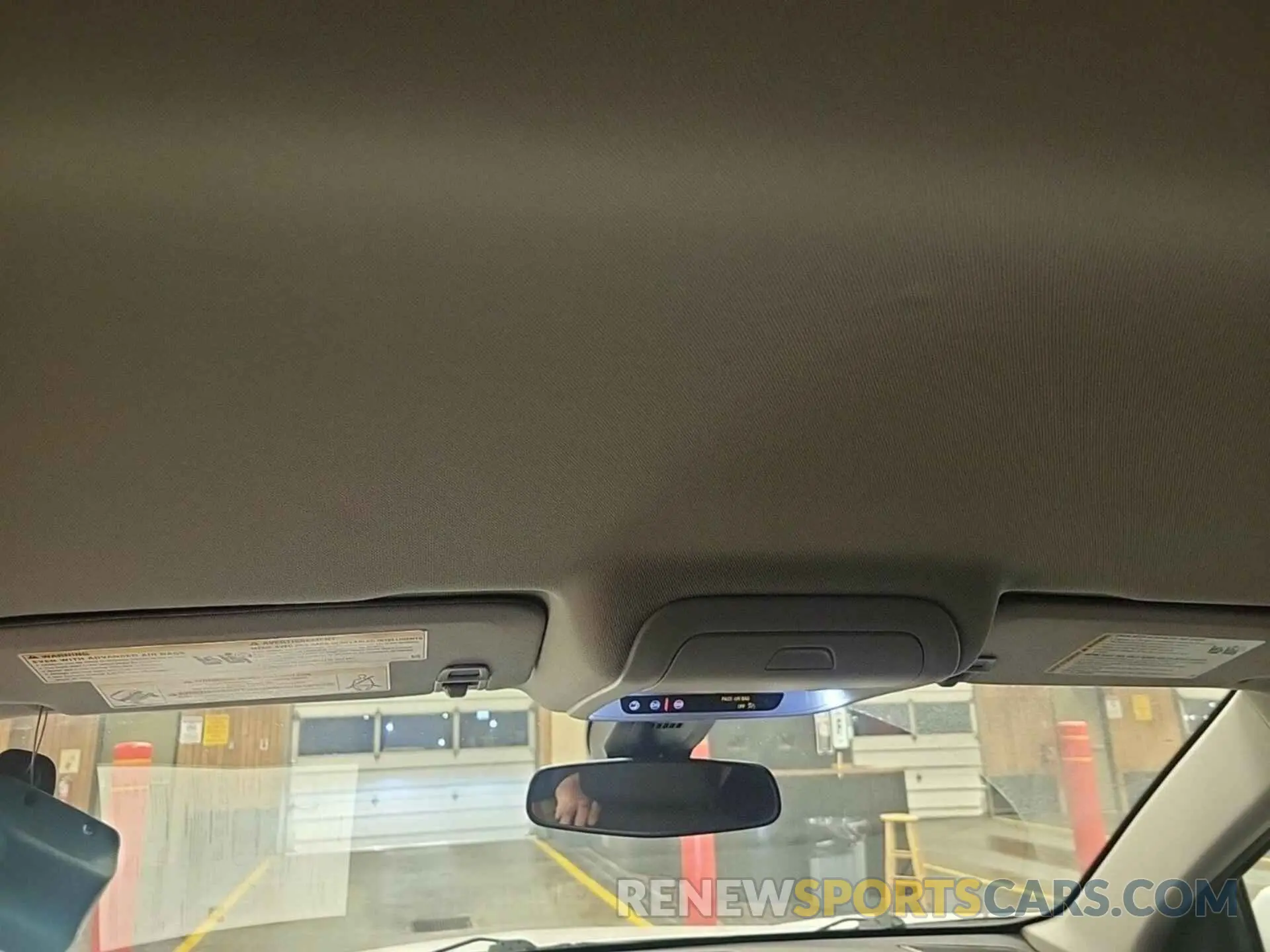 25 Photograph of a damaged car 2GNAXTEV8L6235917 CHEVROLET EQUINOX 2020