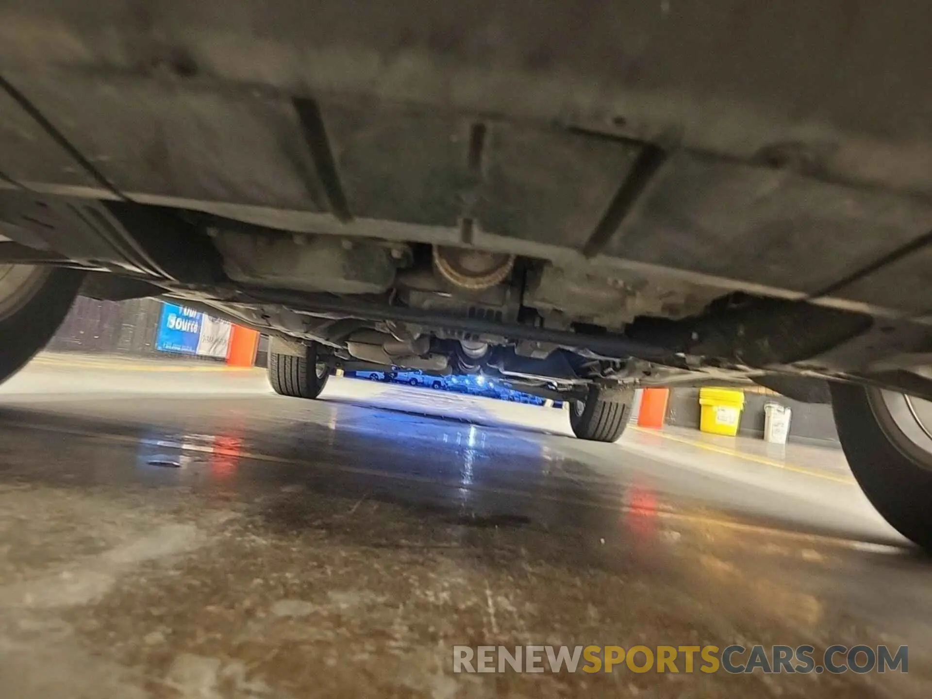 37 Photograph of a damaged car 2GNAXTEV8L6235917 CHEVROLET EQUINOX 2020