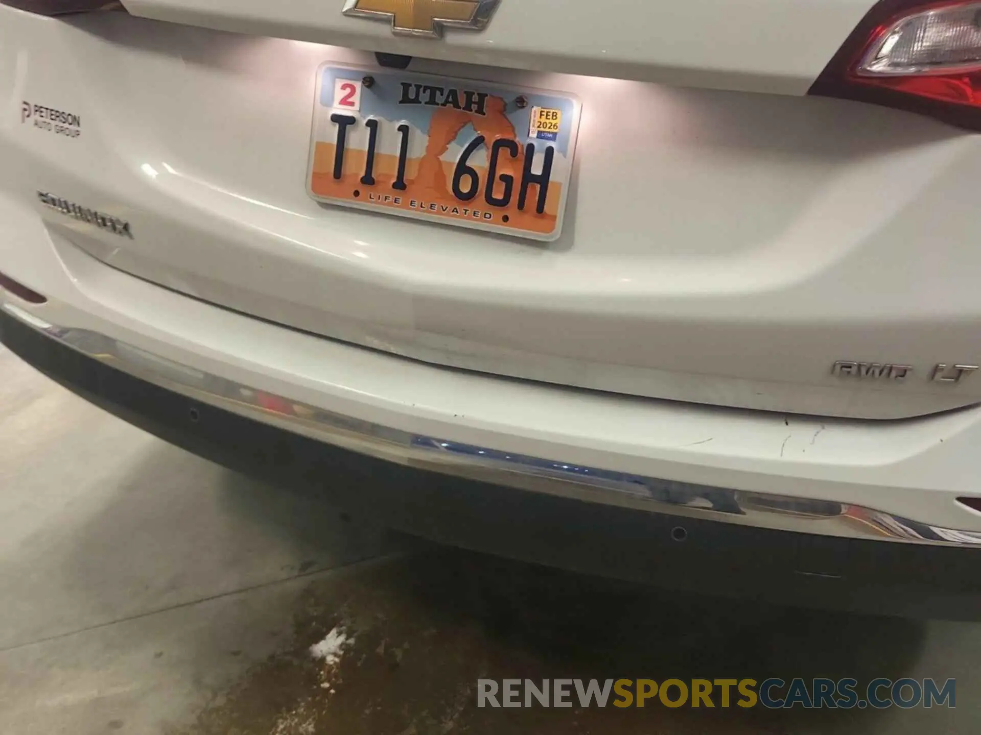 48 Photograph of a damaged car 2GNAXTEV8L6235917 CHEVROLET EQUINOX 2020