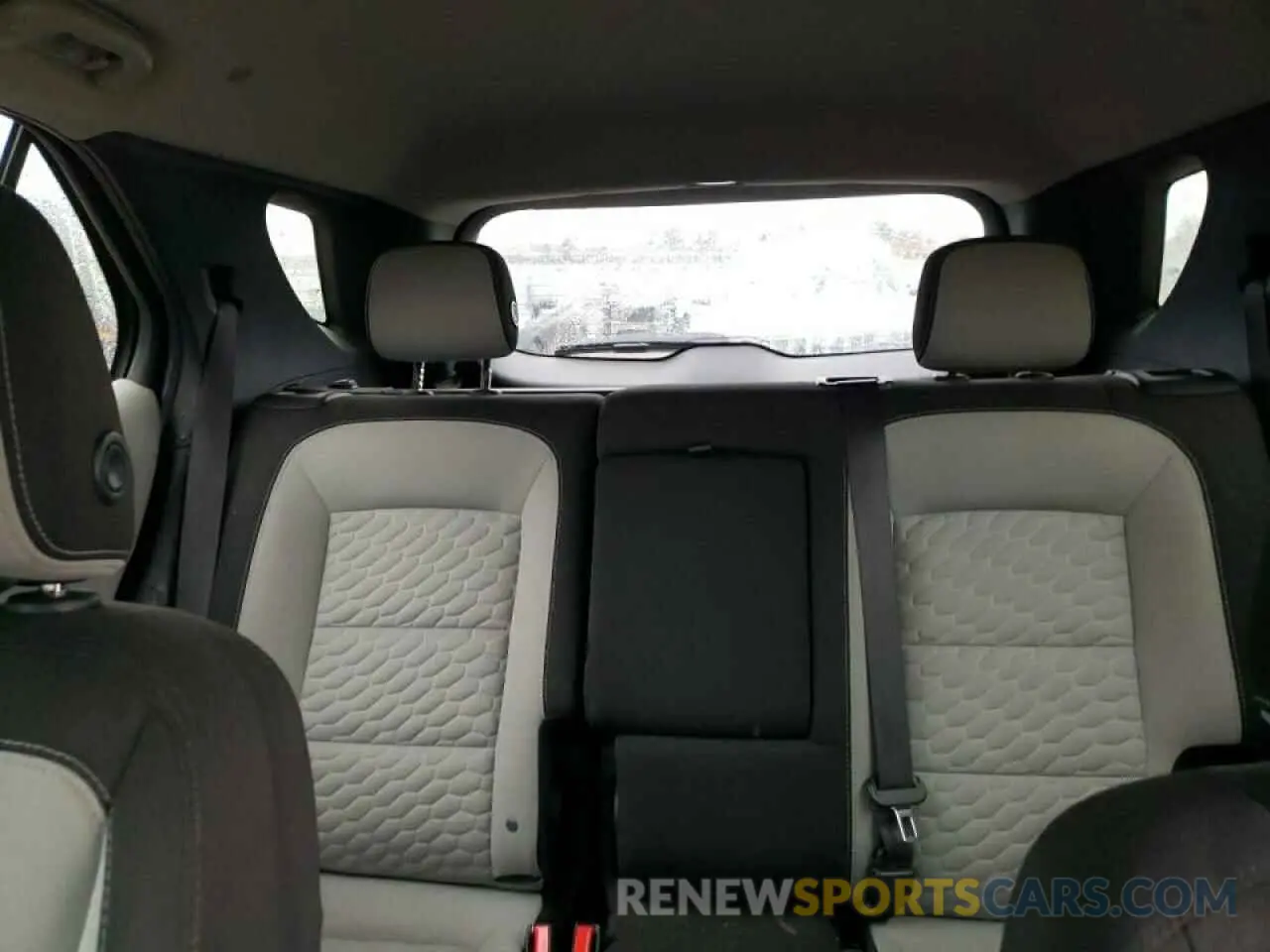 10 Photograph of a damaged car 2GNAXTEV9L6173718 CHEVROLET EQUINOX 2020