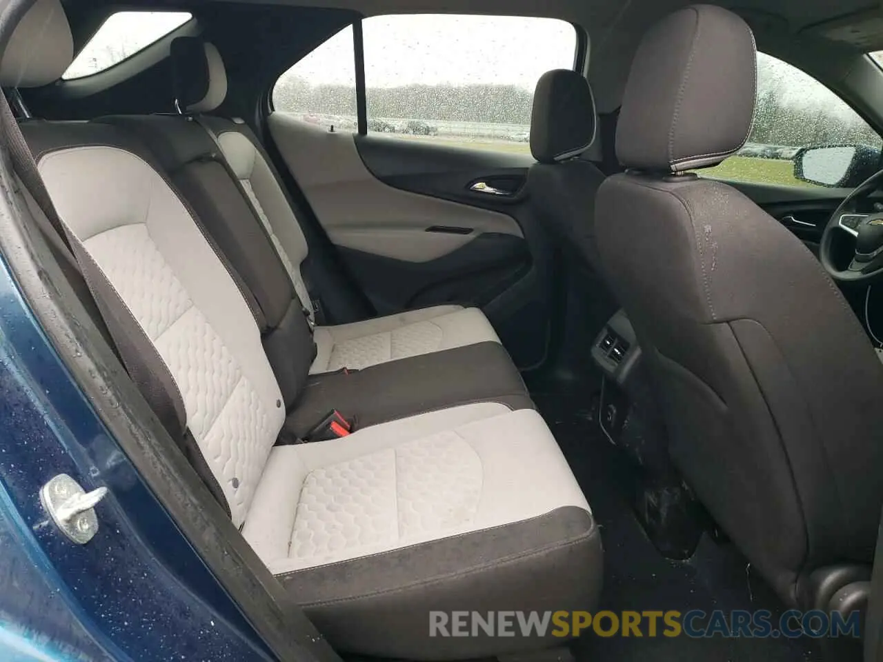 11 Photograph of a damaged car 2GNAXTEV9L6173718 CHEVROLET EQUINOX 2020
