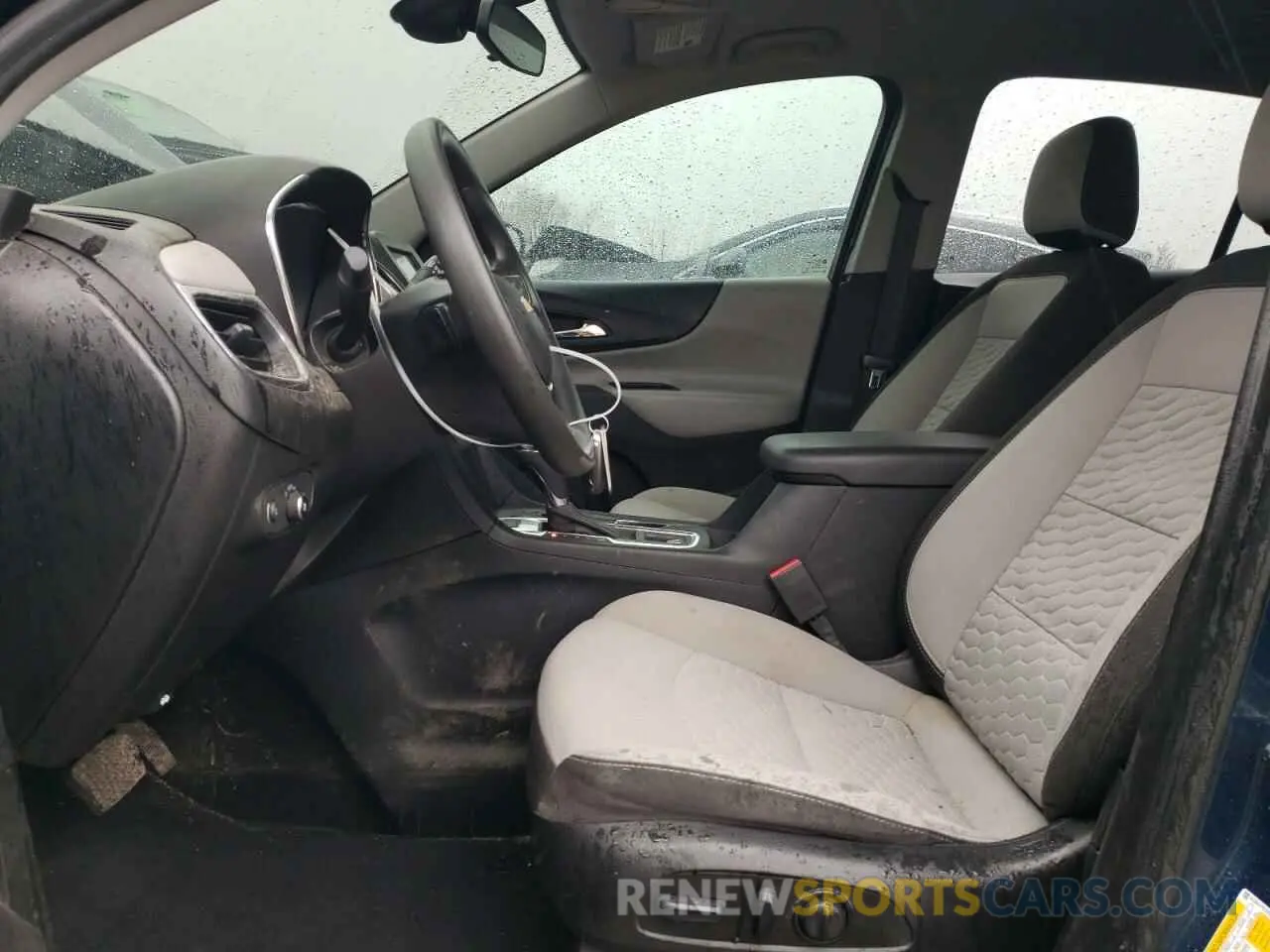 7 Photograph of a damaged car 2GNAXTEV9L6173718 CHEVROLET EQUINOX 2020