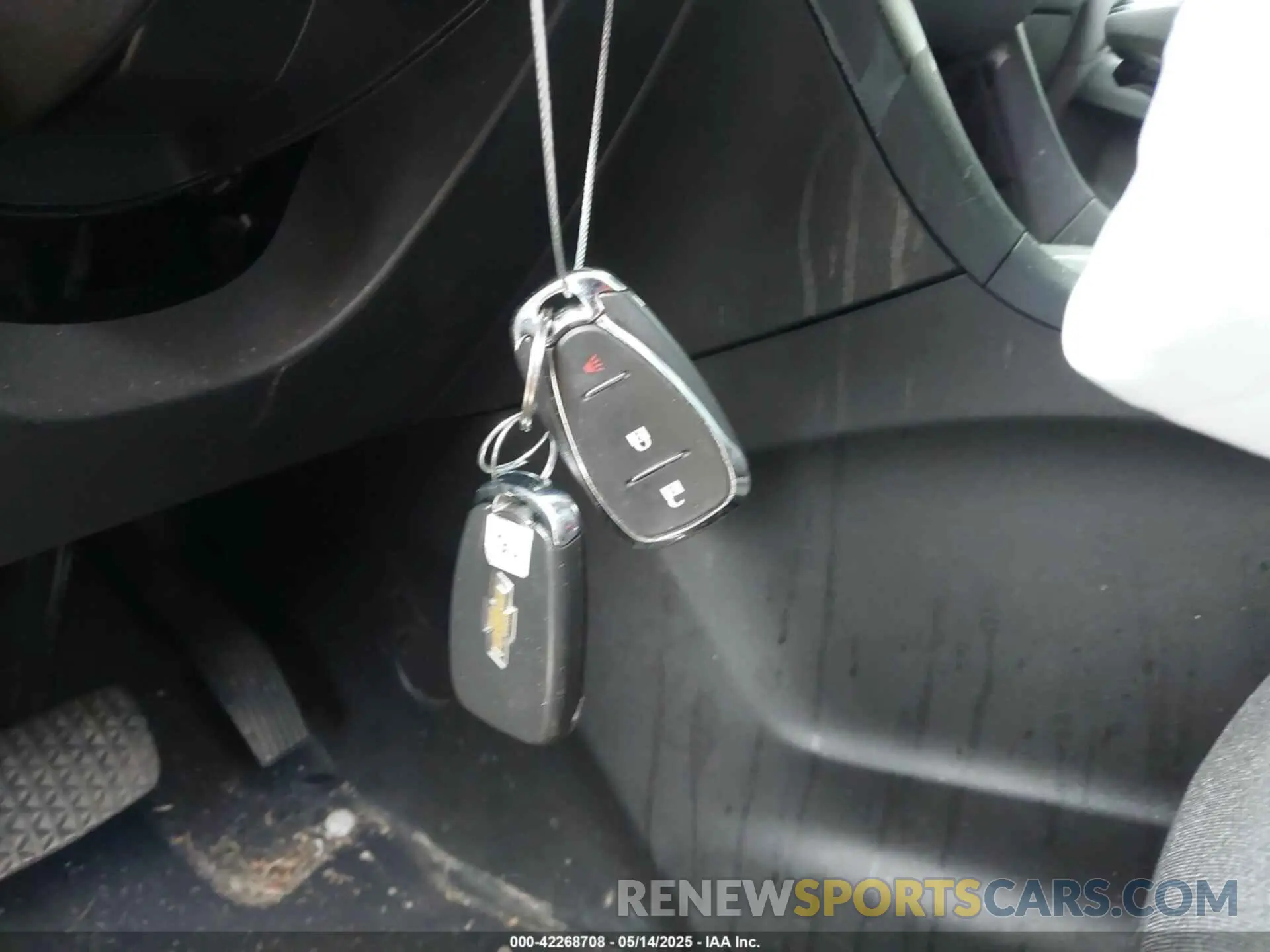11 Photograph of a damaged car 2GNAXTEV9L6227308 CHEVROLET EQUINOX 2020
