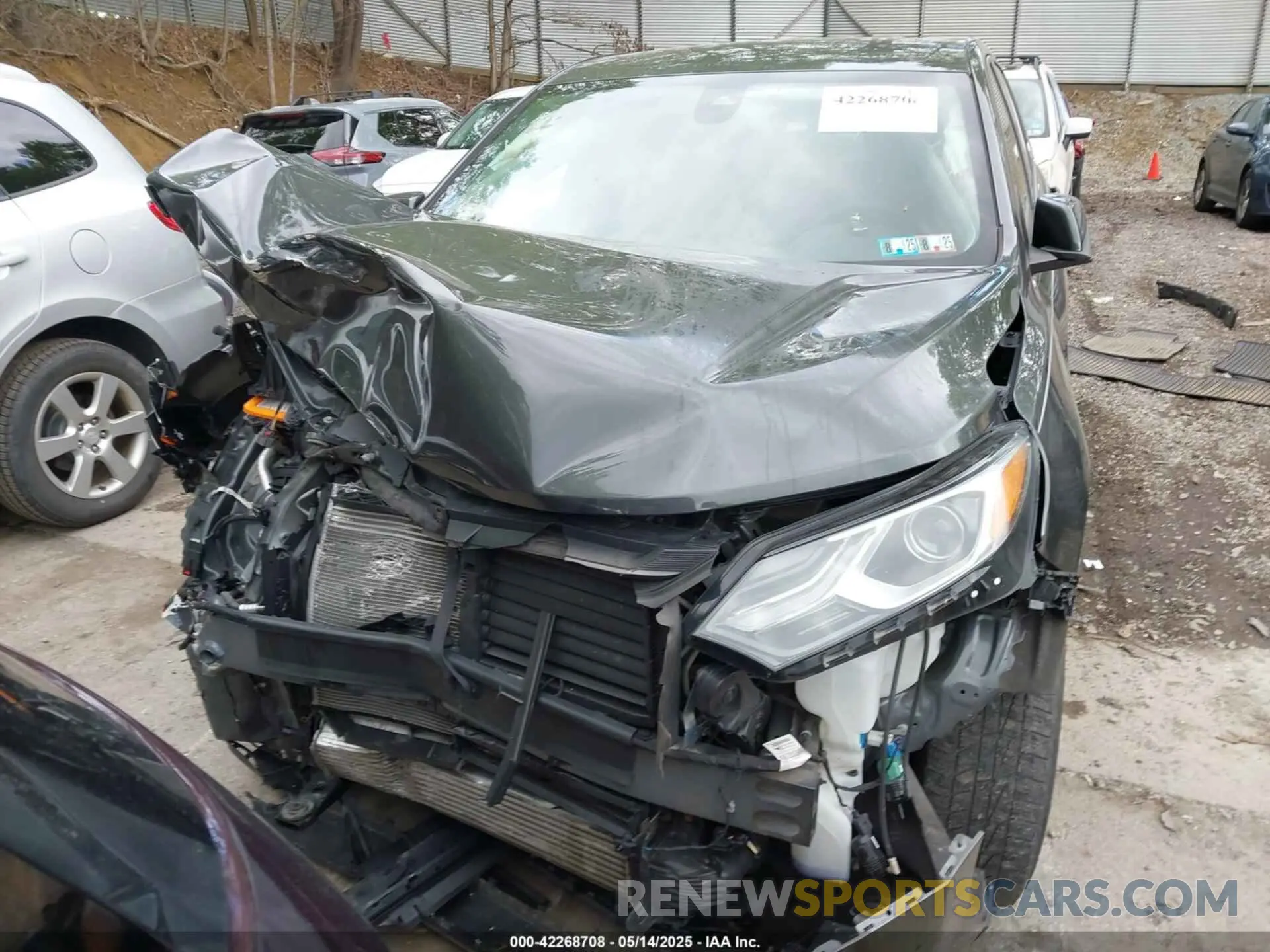 12 Photograph of a damaged car 2GNAXTEV9L6227308 CHEVROLET EQUINOX 2020