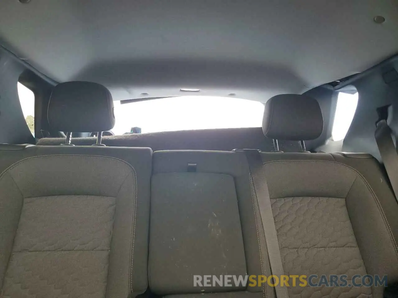 10 Photograph of a damaged car 2GNAXTEV9L6231648 CHEVROLET EQUINOX 2020
