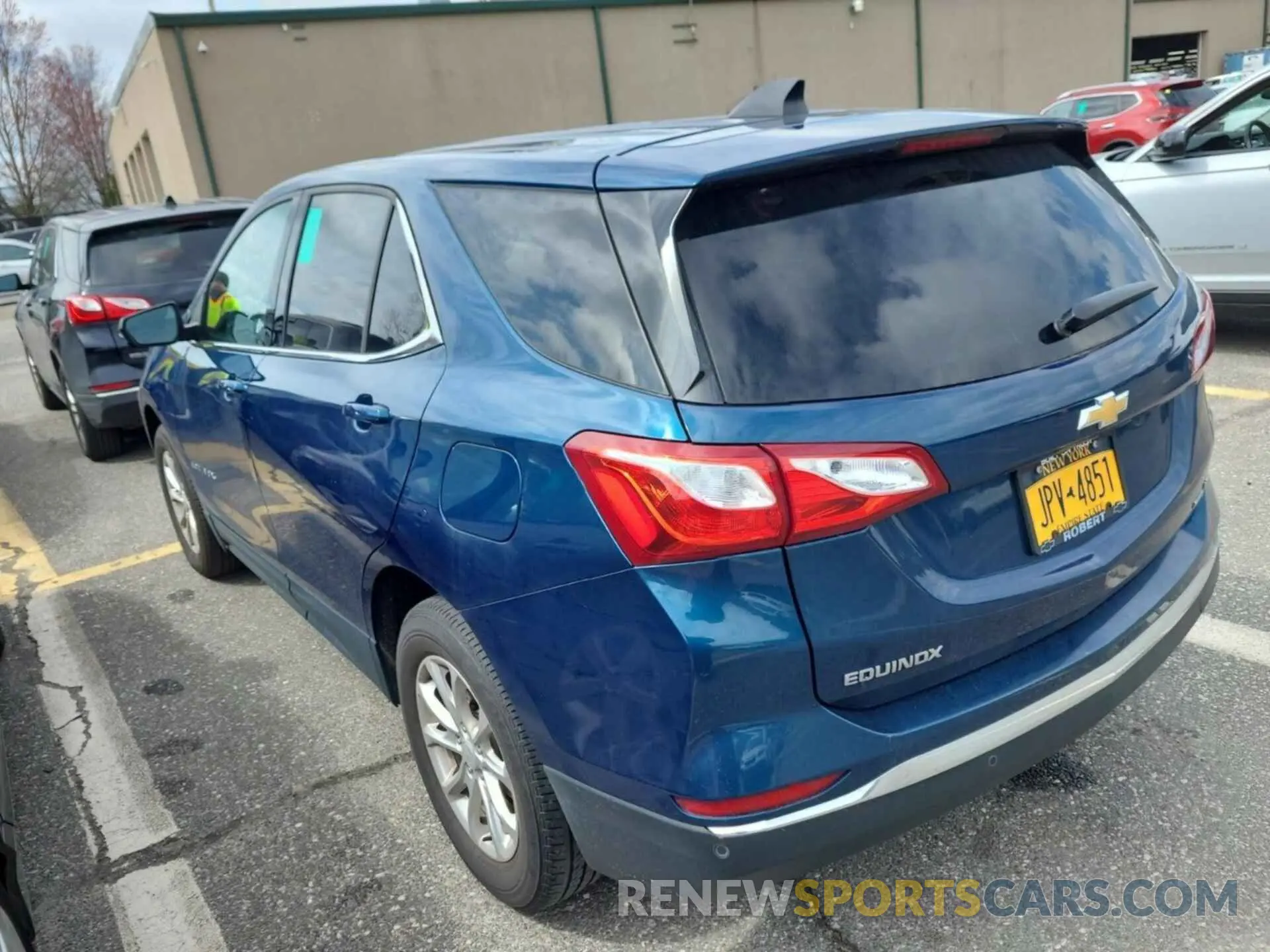 28 Photograph of a damaged car 2GNAXTEV9L6232377 CHEVROLET EQUINOX 2020