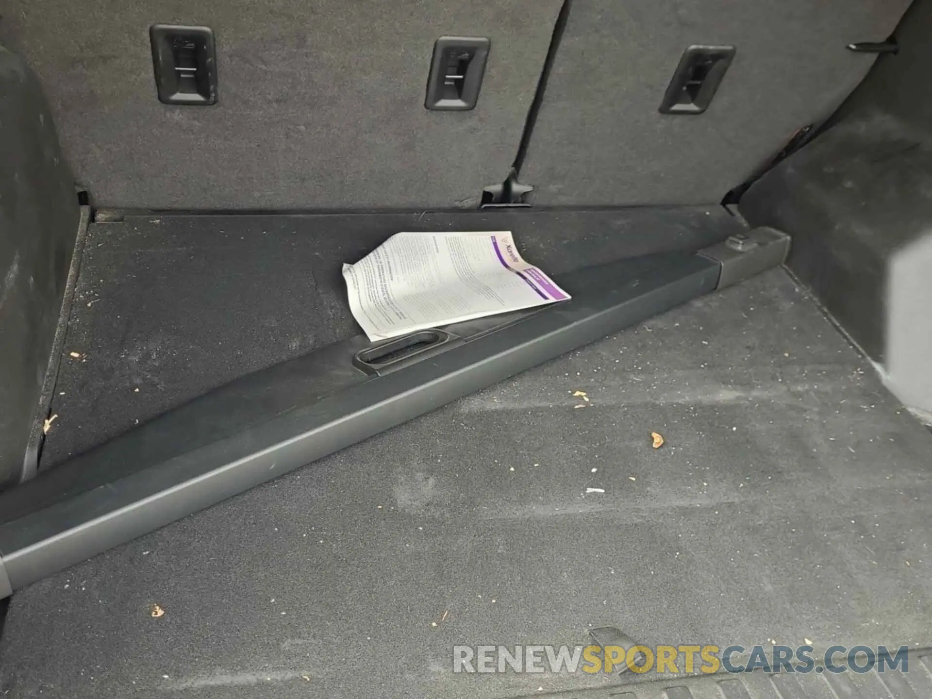 31 Photograph of a damaged car 2GNAXTEV9L6232377 CHEVROLET EQUINOX 2020