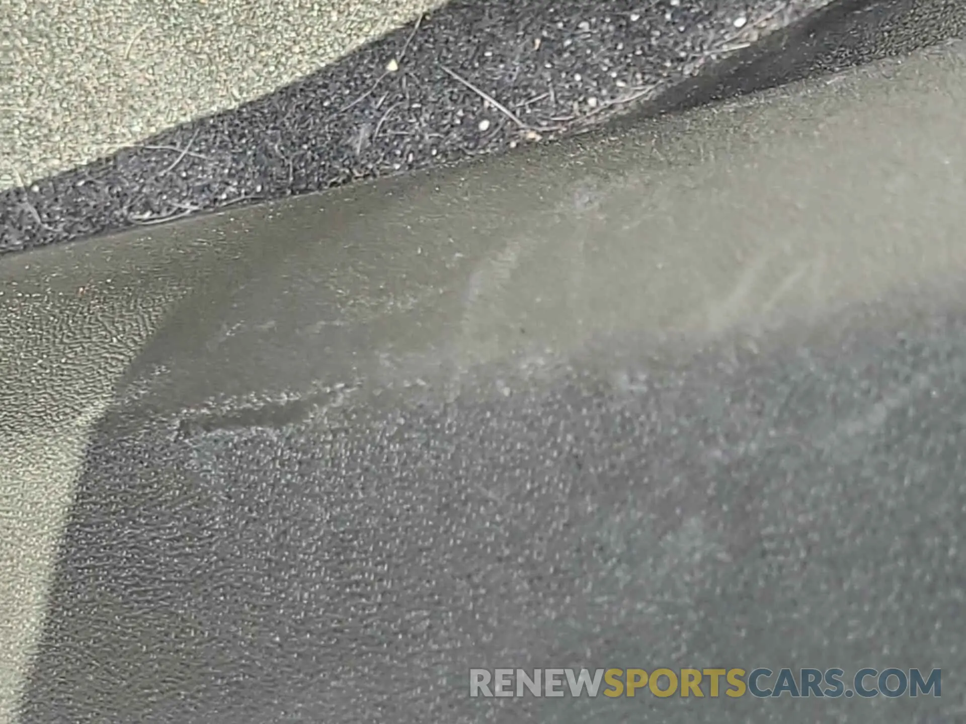 32 Photograph of a damaged car 2GNAXTEV9L6232377 CHEVROLET EQUINOX 2020