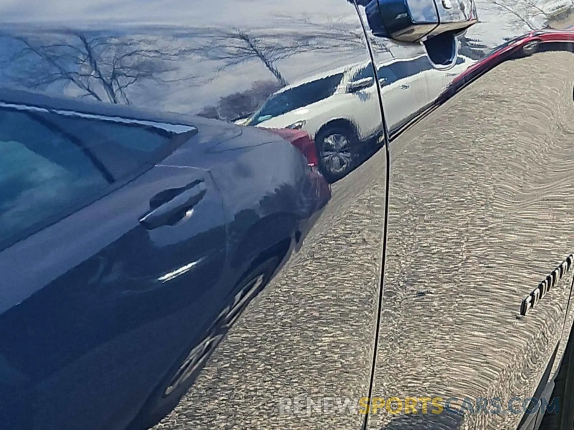 33 Photograph of a damaged car 2GNAXTEV9L6232377 CHEVROLET EQUINOX 2020