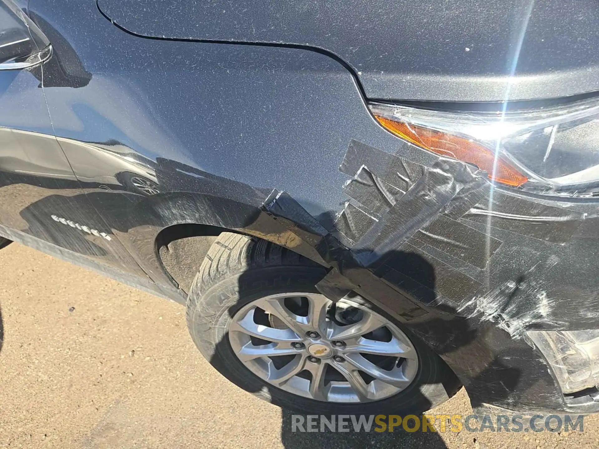 27 Photograph of a damaged car 2GNAXTEV9L6232444 CHEVROLET EQUINOX 2020