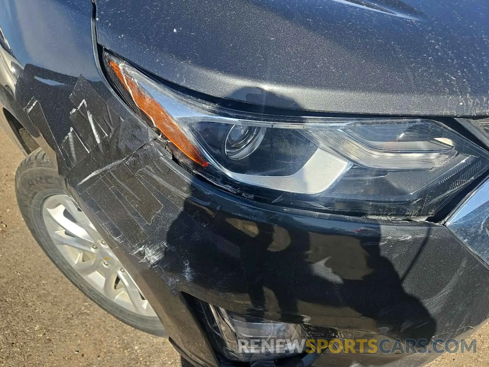4 Photograph of a damaged car 2GNAXTEV9L6232444 CHEVROLET EQUINOX 2020