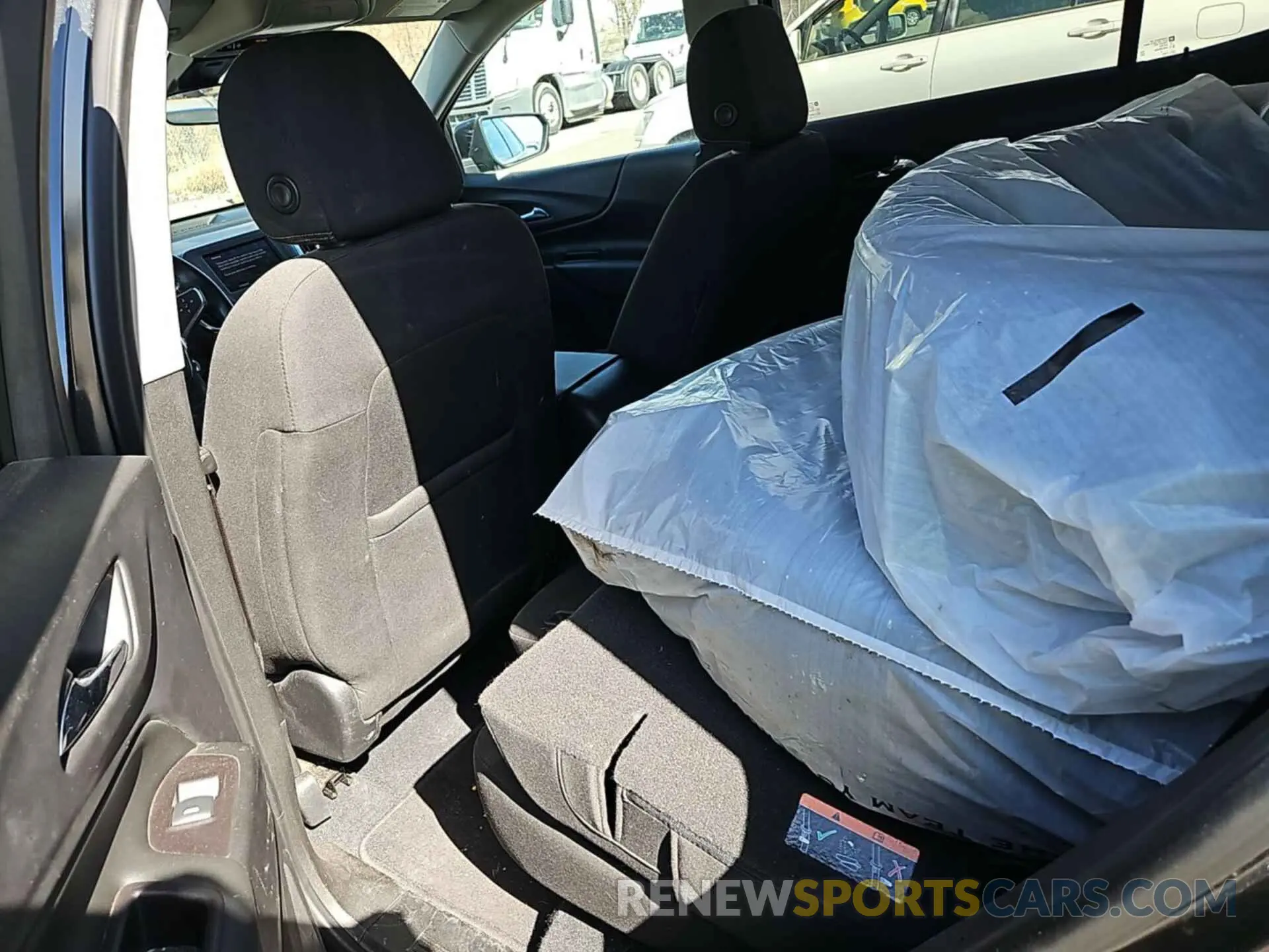 9 Photograph of a damaged car 2GNAXTEV9L6232444 CHEVROLET EQUINOX 2020