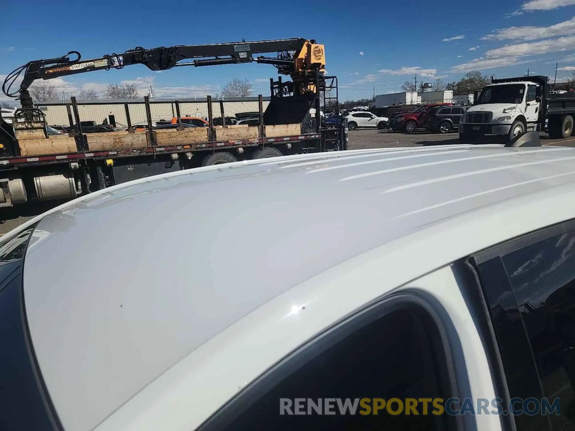 19 Photograph of a damaged car 2GNAXTEV9L6235330 CHEVROLET EQUINOX 2020