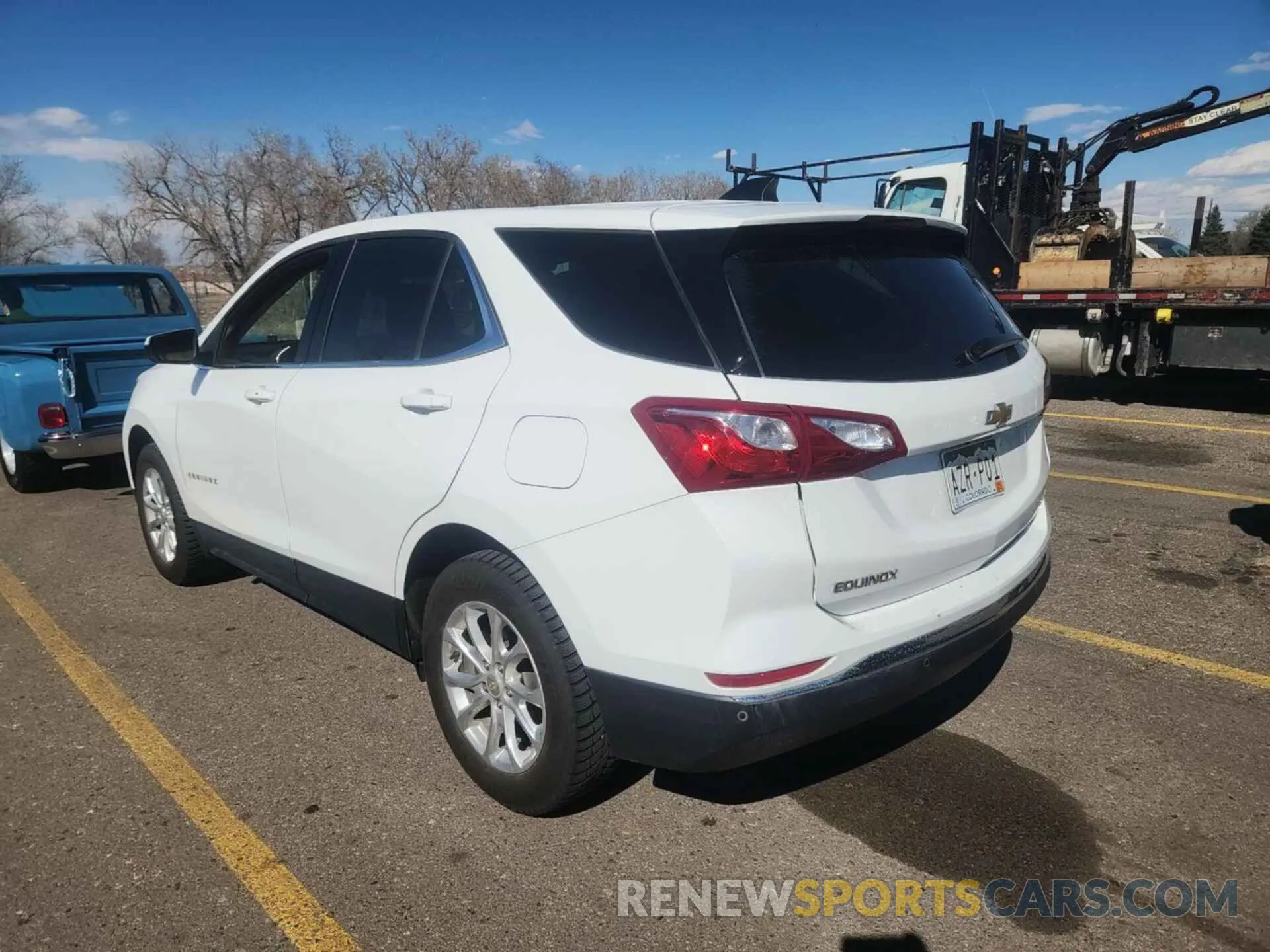 8 Photograph of a damaged car 2GNAXTEV9L6235330 CHEVROLET EQUINOX 2020