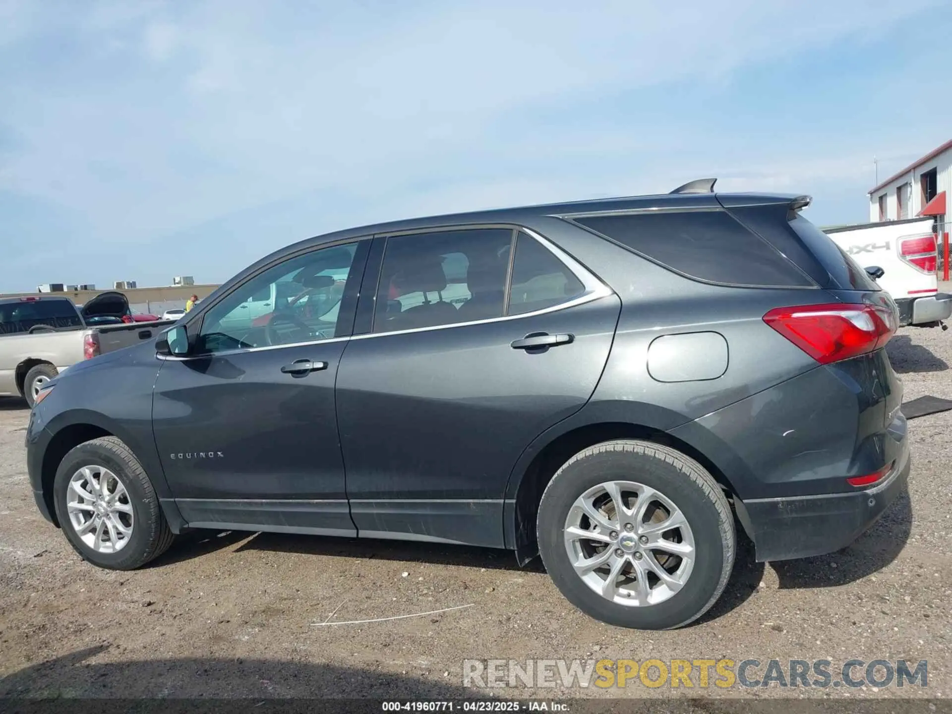 14 Photograph of a damaged car 2GNAXTEV9L6258249 CHEVROLET EQUINOX 2020