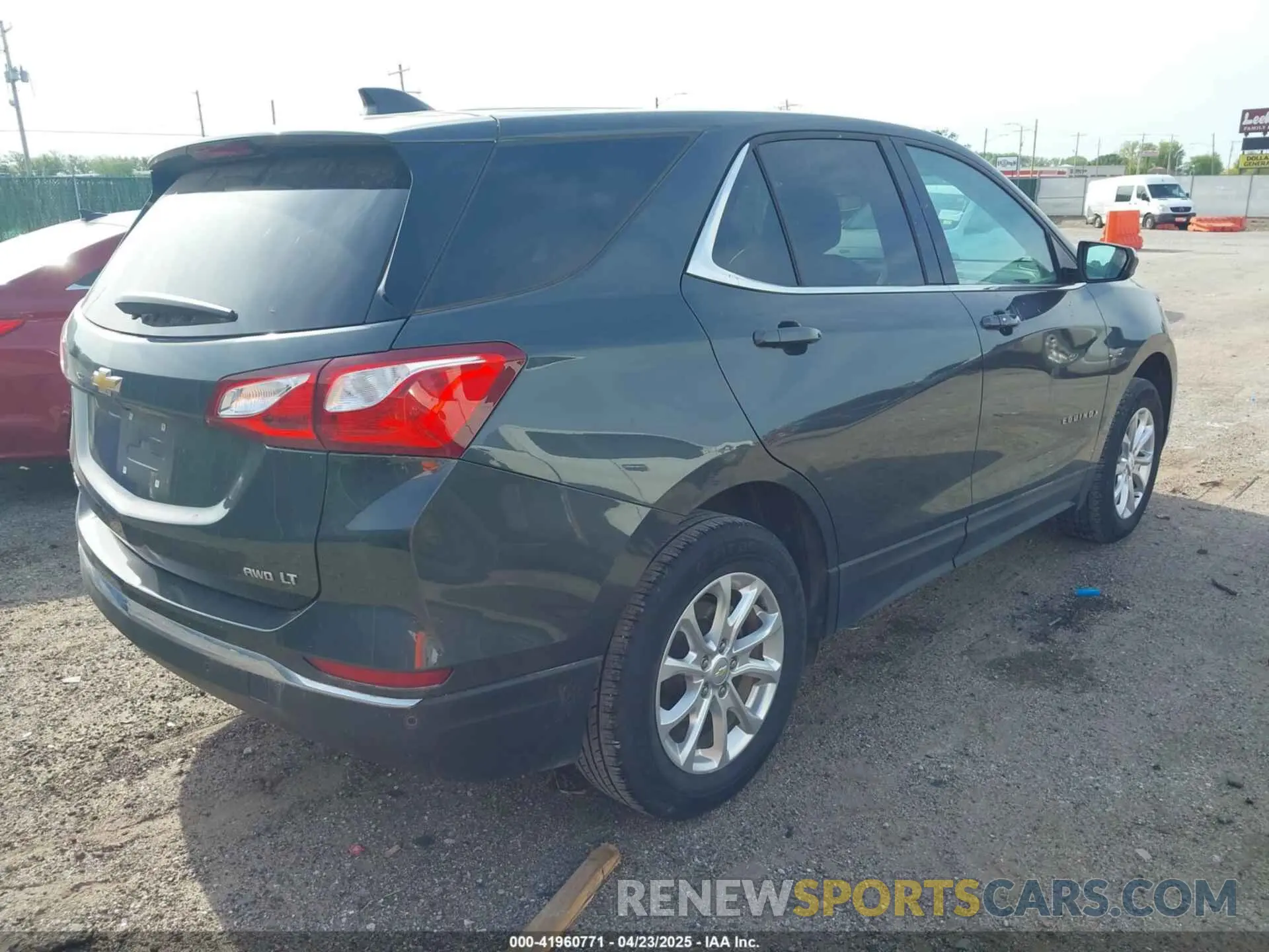 4 Photograph of a damaged car 2GNAXTEV9L6258249 CHEVROLET EQUINOX 2020