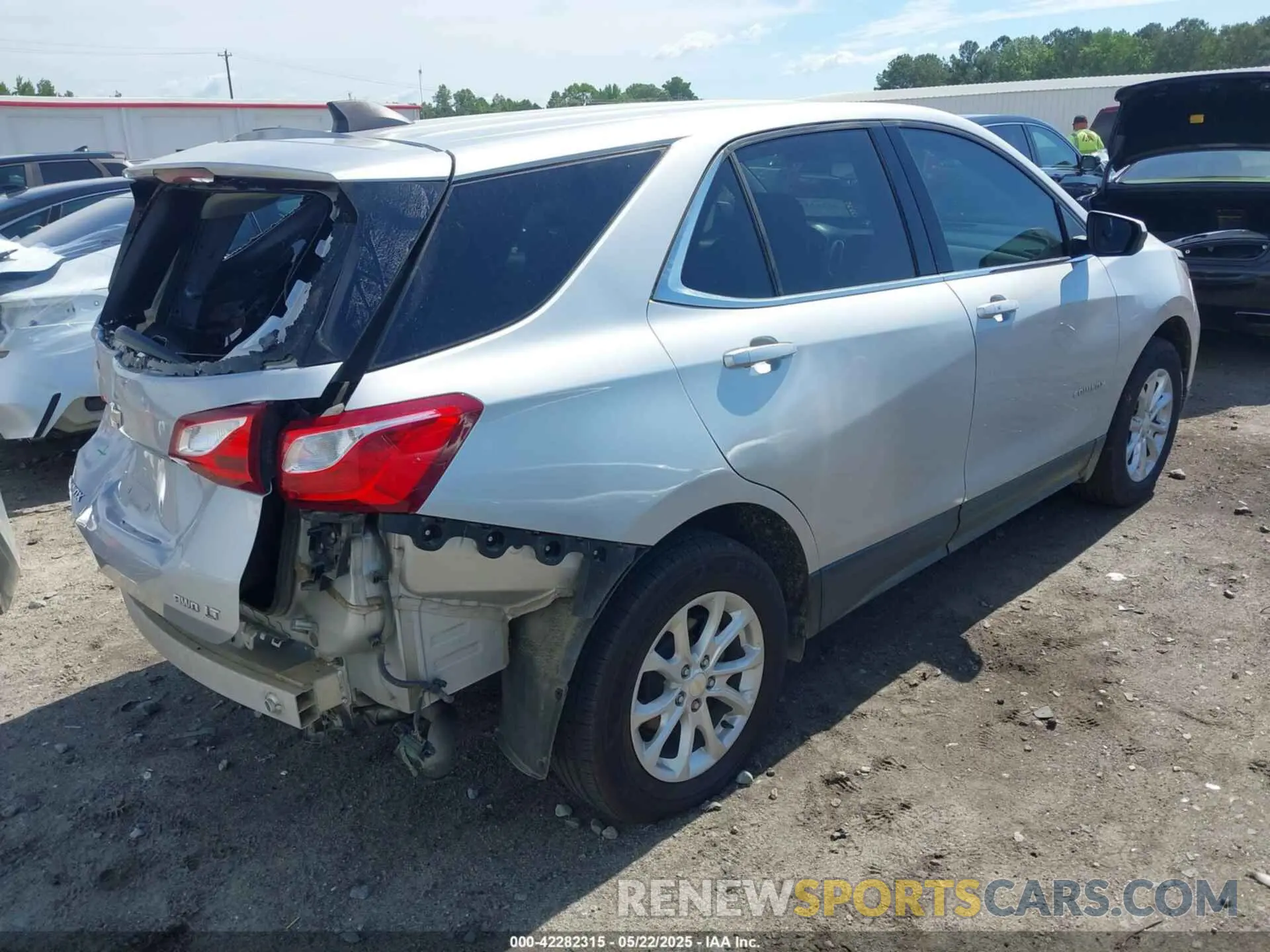 4 Photograph of a damaged car 2GNAXTEVXL6171668 CHEVROLET EQUINOX 2020